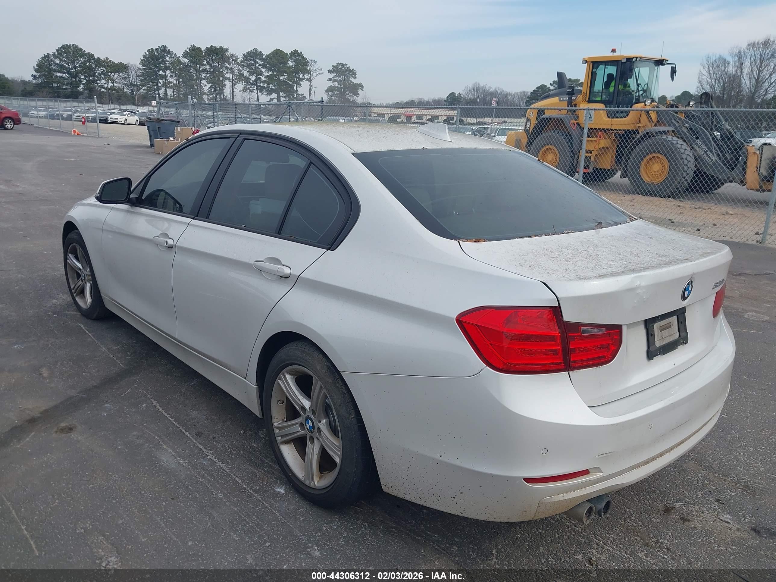 BMW 328I image 3