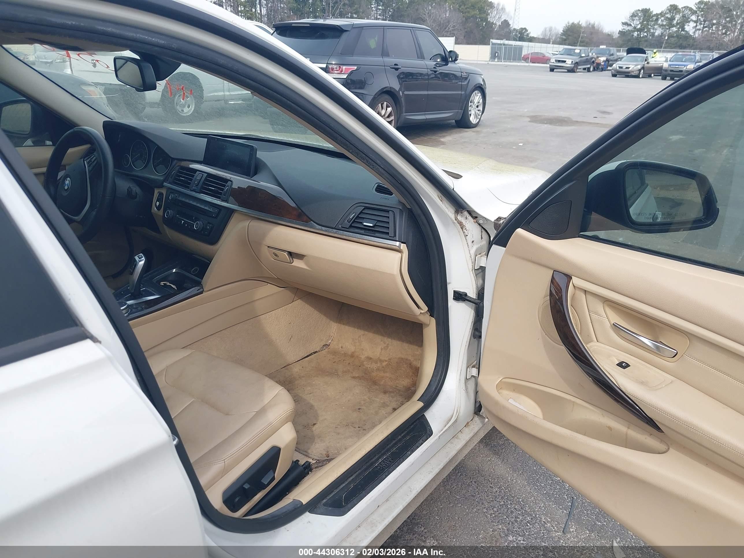 BMW 328I image 5