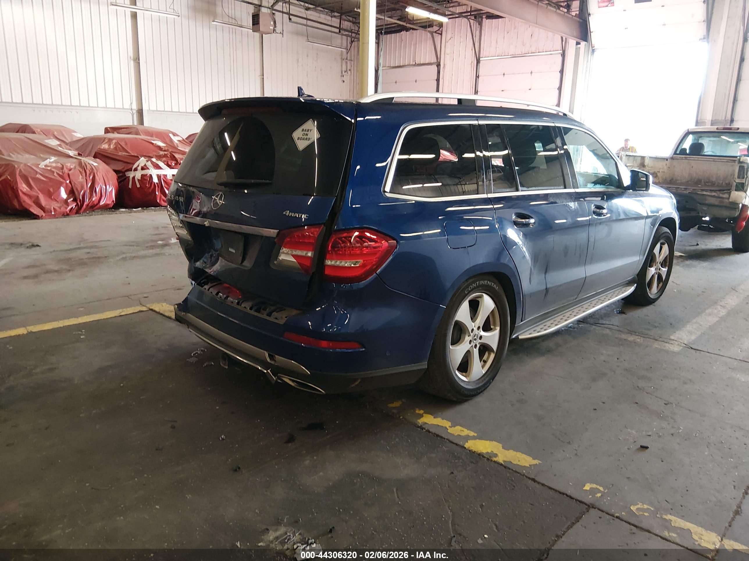 MERCEDES-BENZ GLS image 4