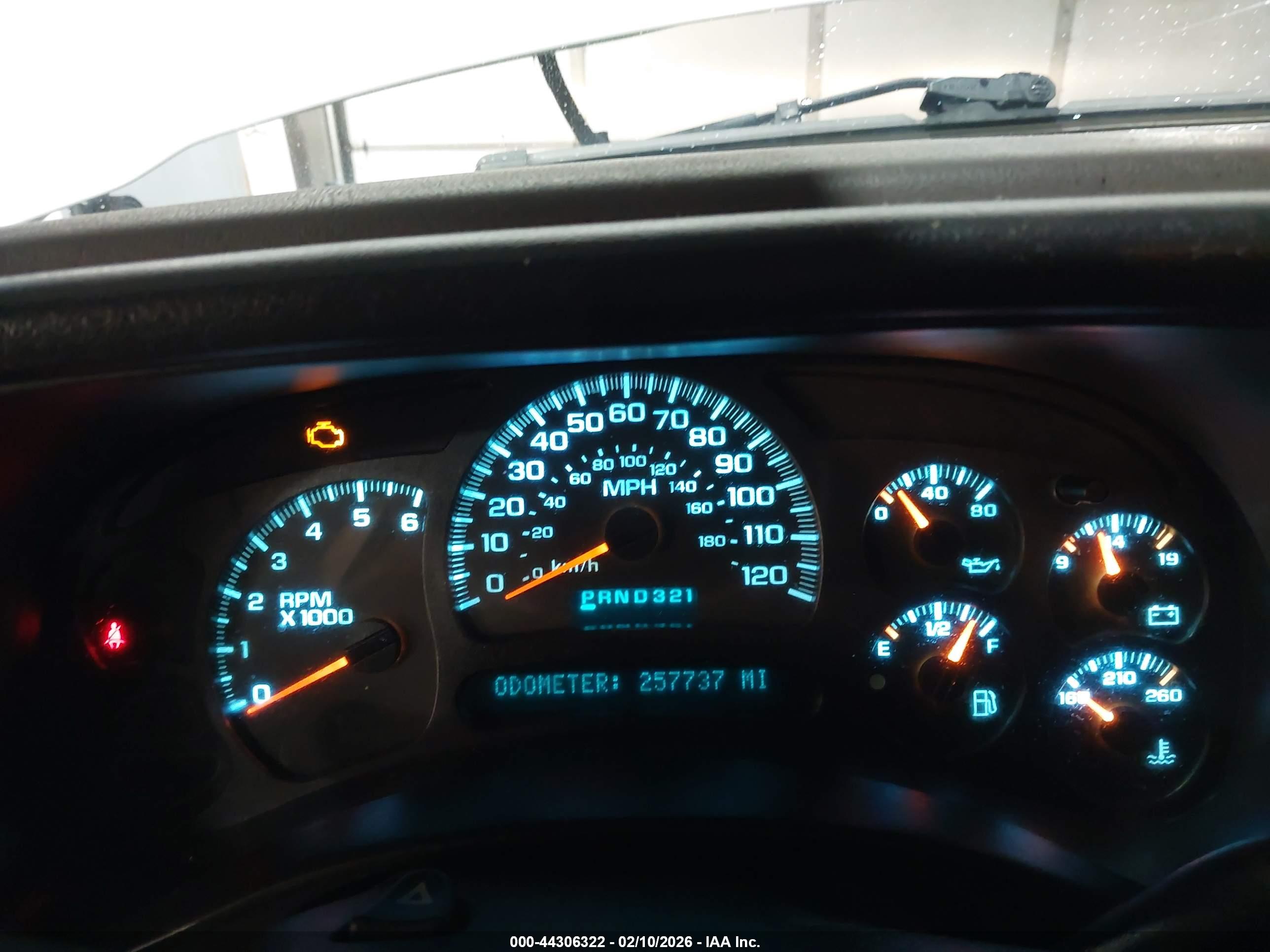 CHEVROLET SILVERADO image 7