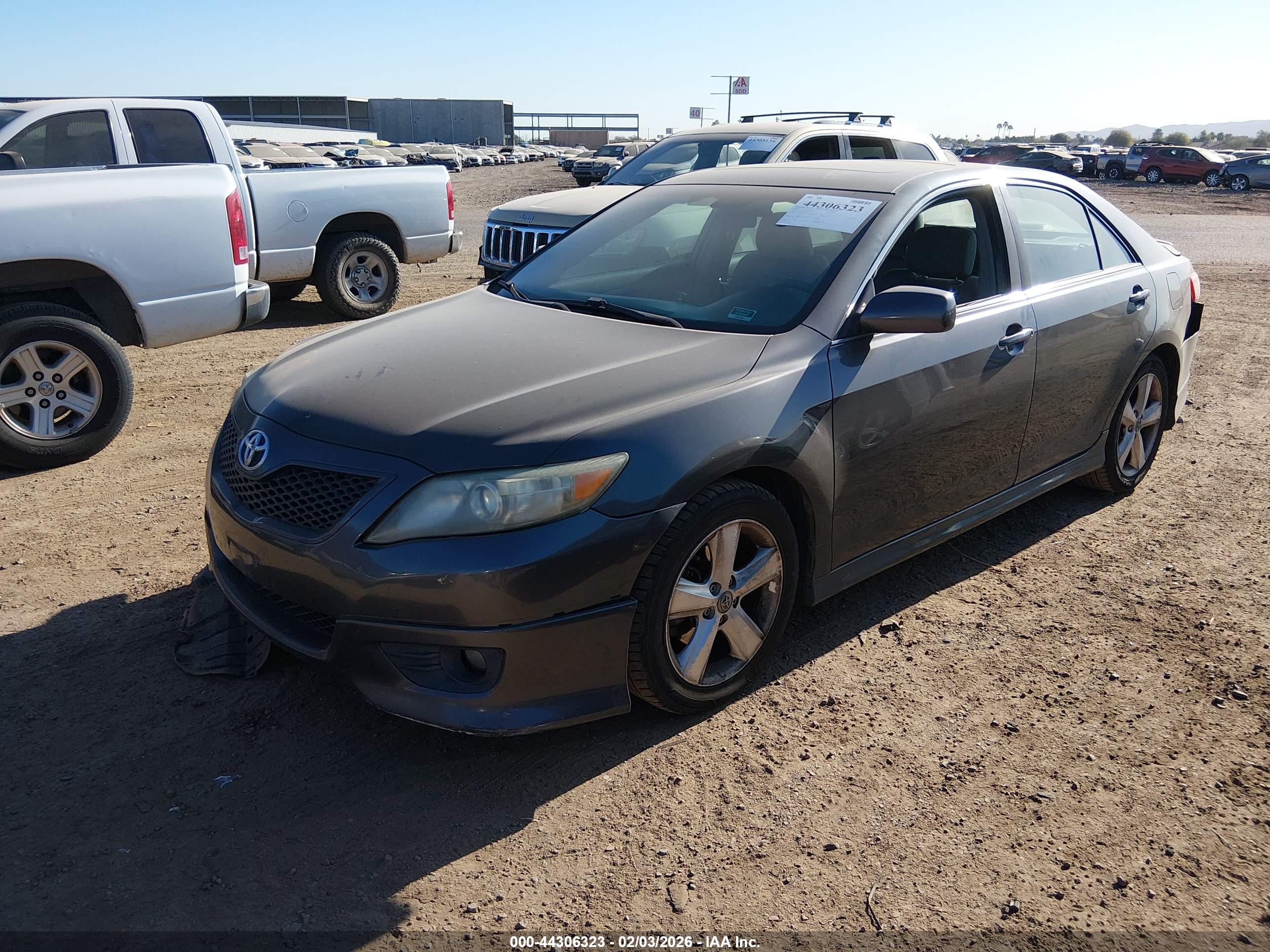 TOYOTA CAMRY image 2