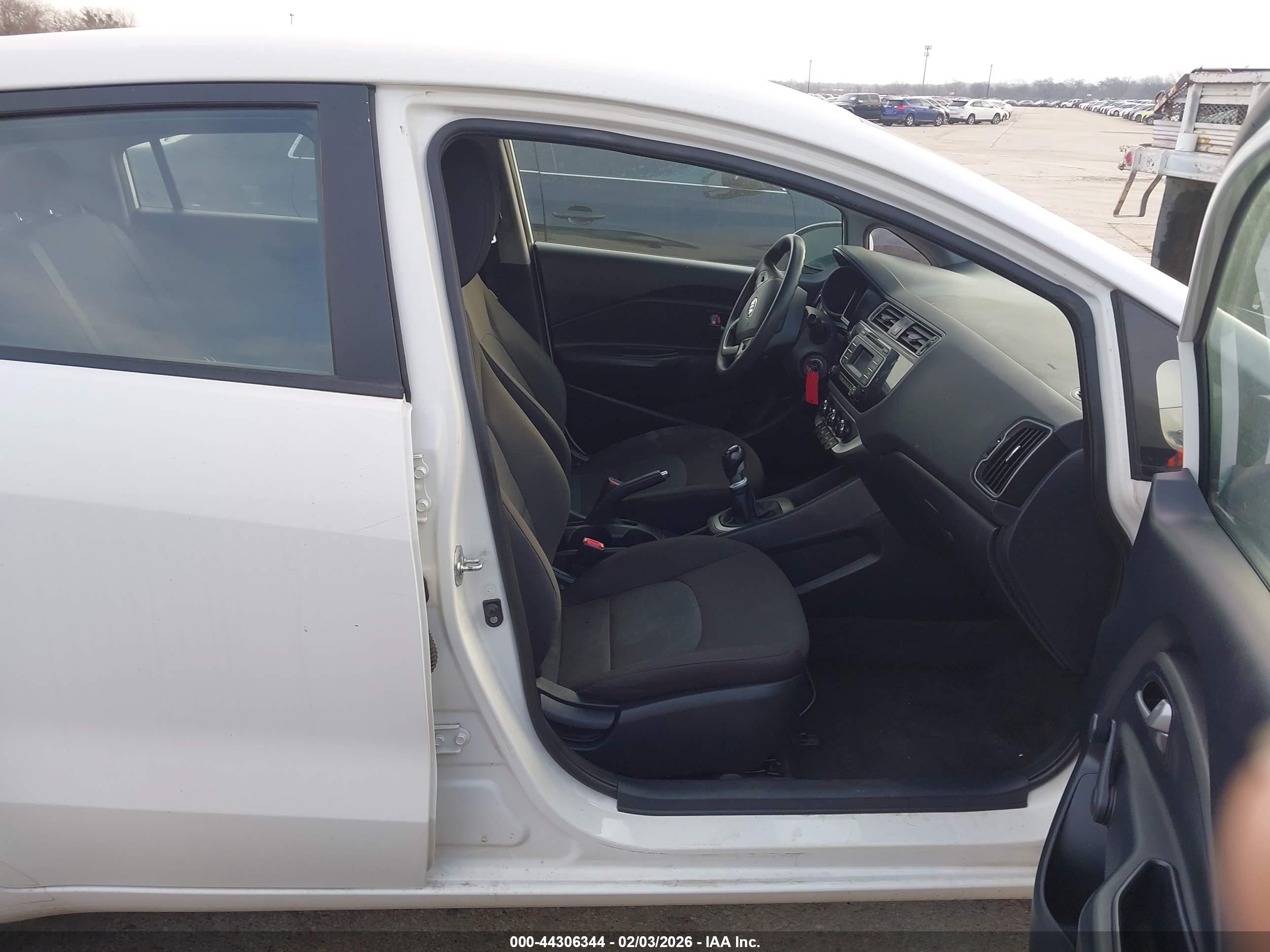 KIA RIO image 5