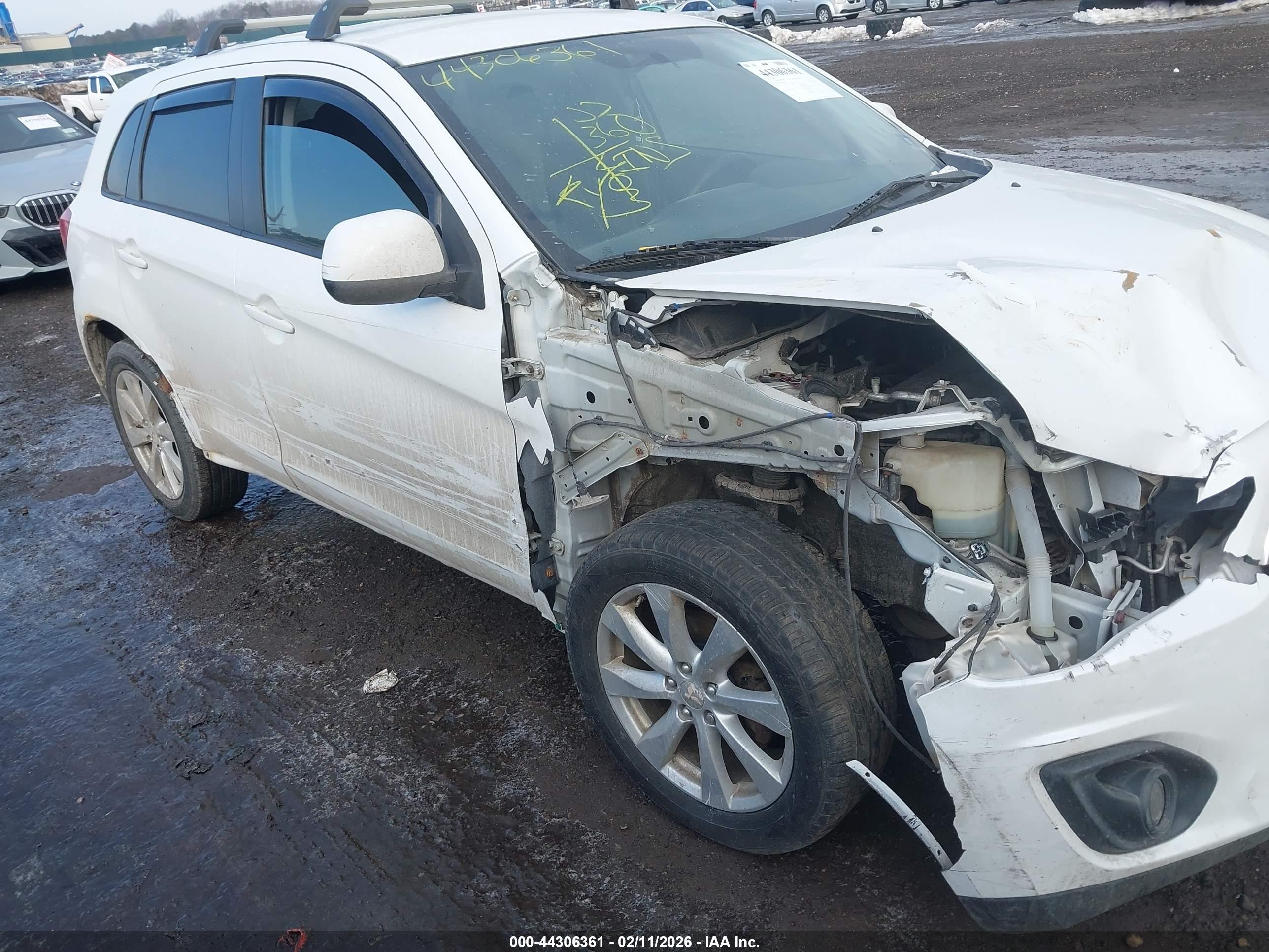 MITSUBISHI OUTLANDER image 6