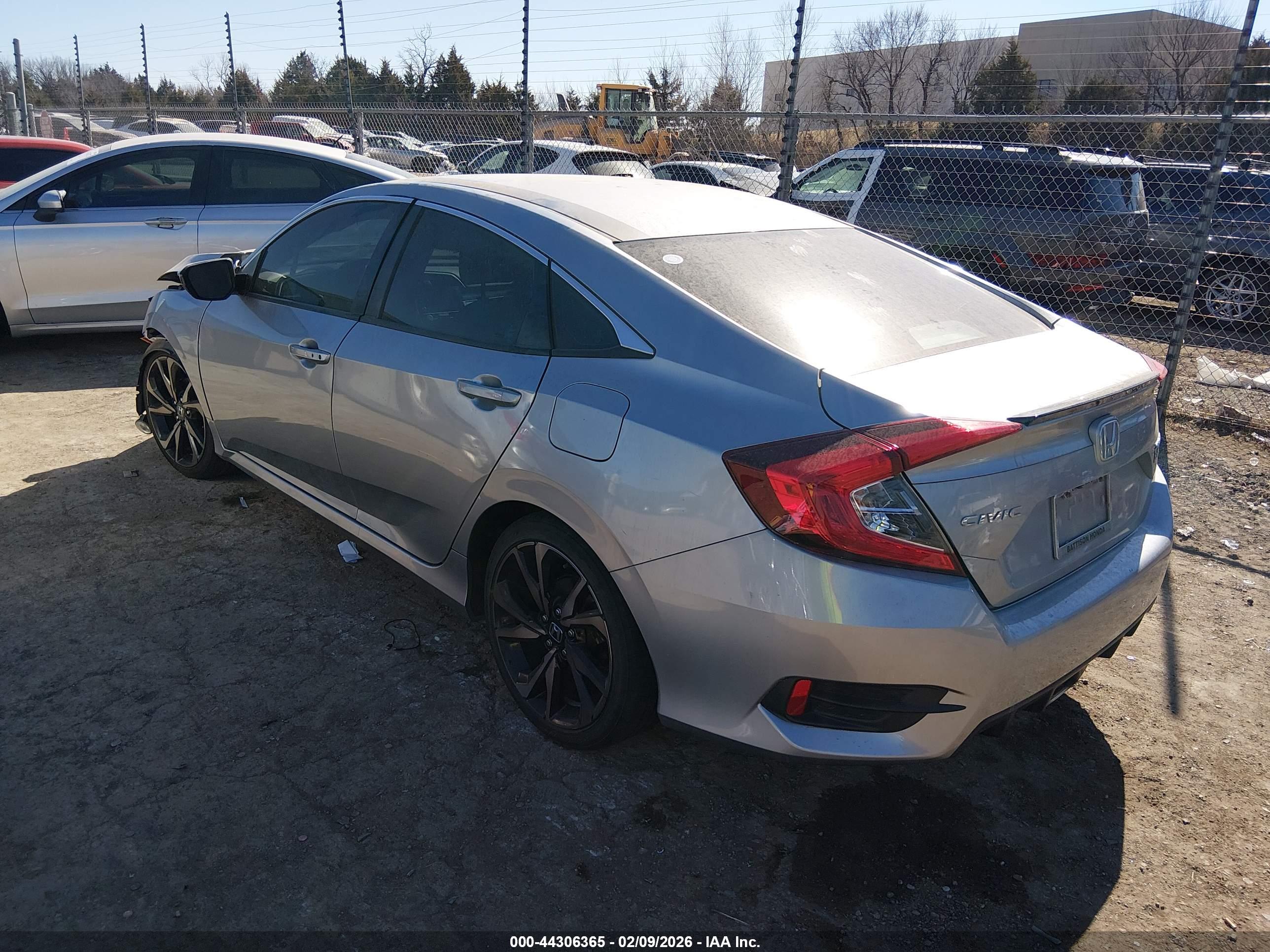 HONDA CIVIC image 3