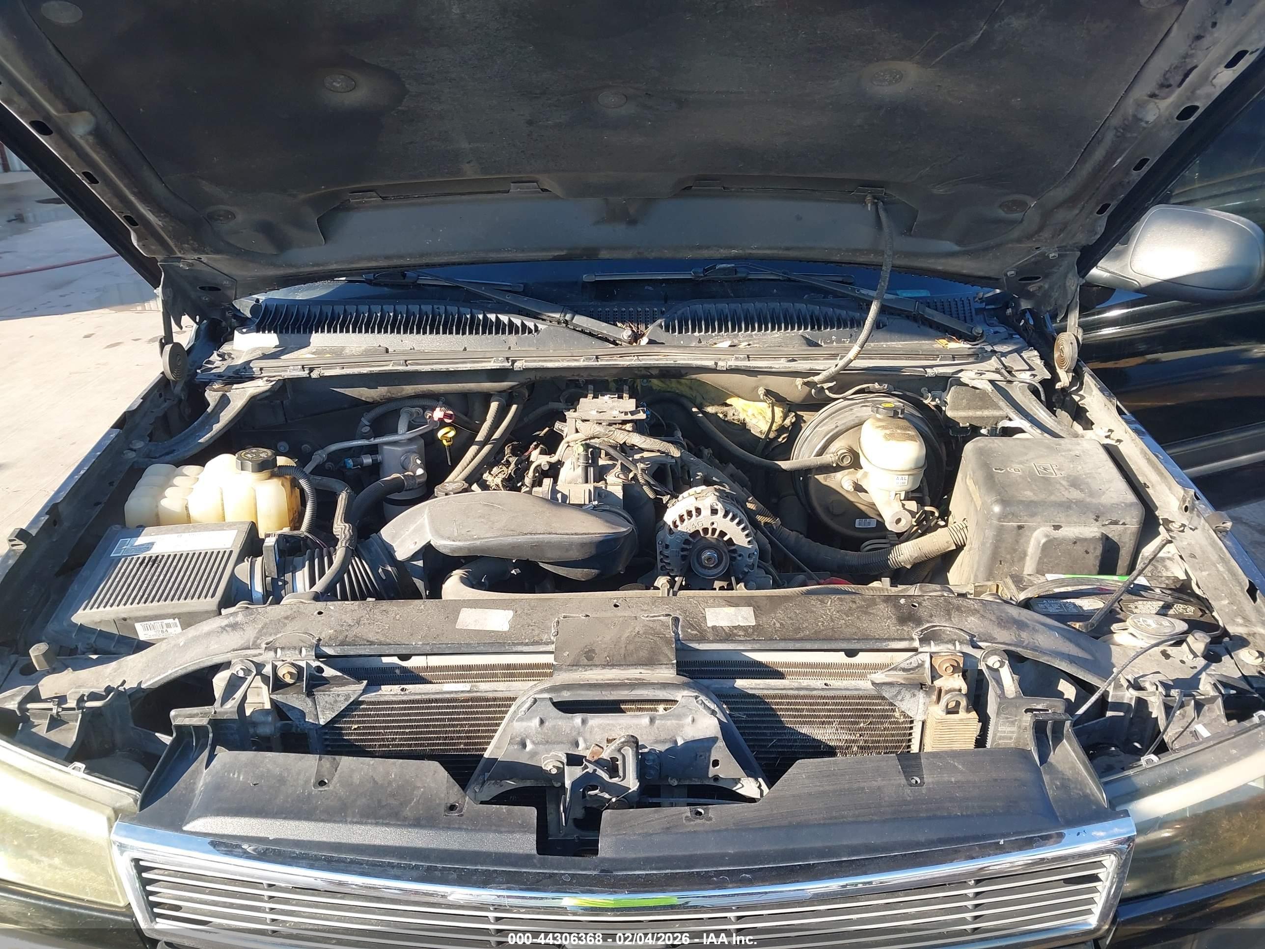 CHEVROLET SILVERADO image 10