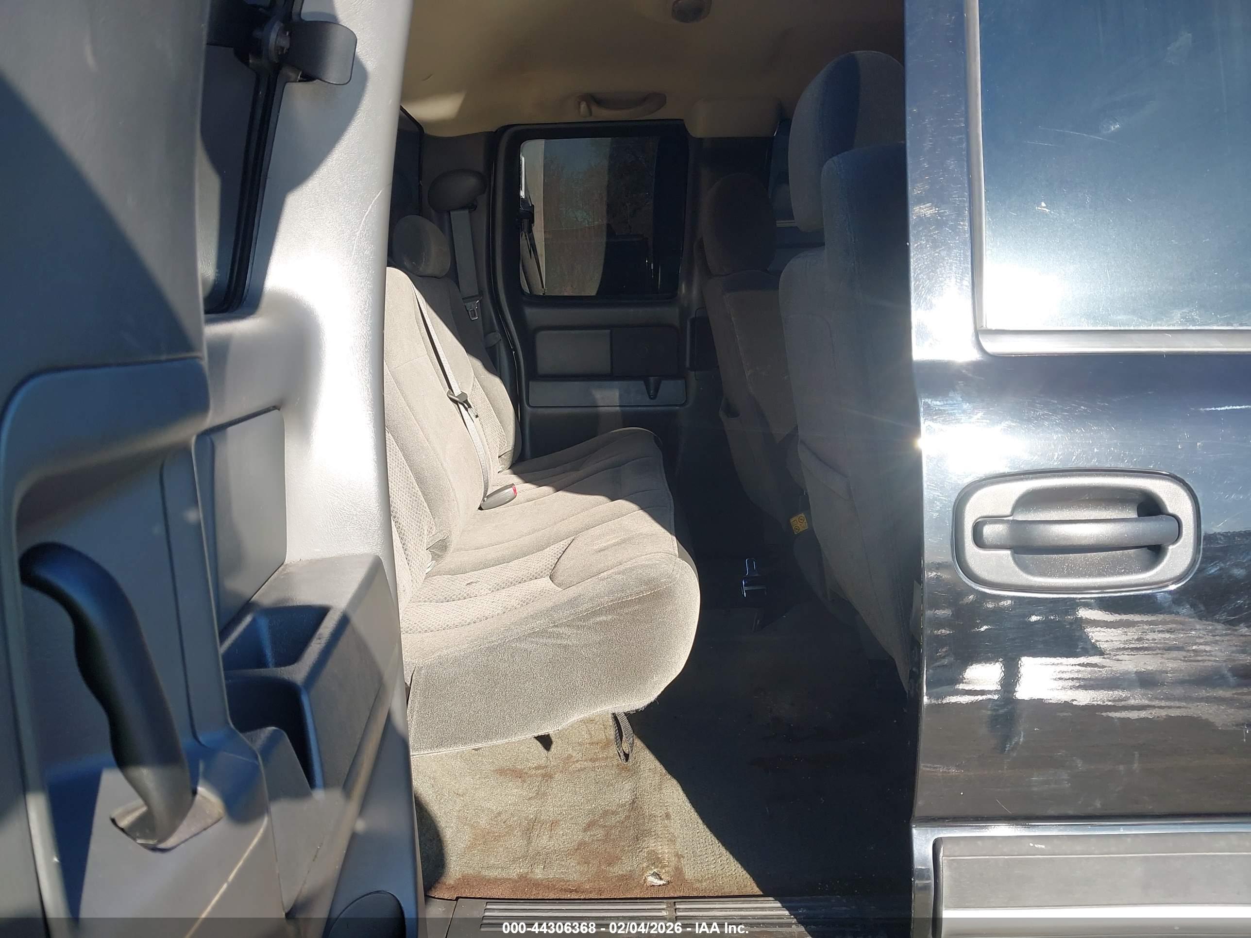 CHEVROLET SILVERADO image 8
