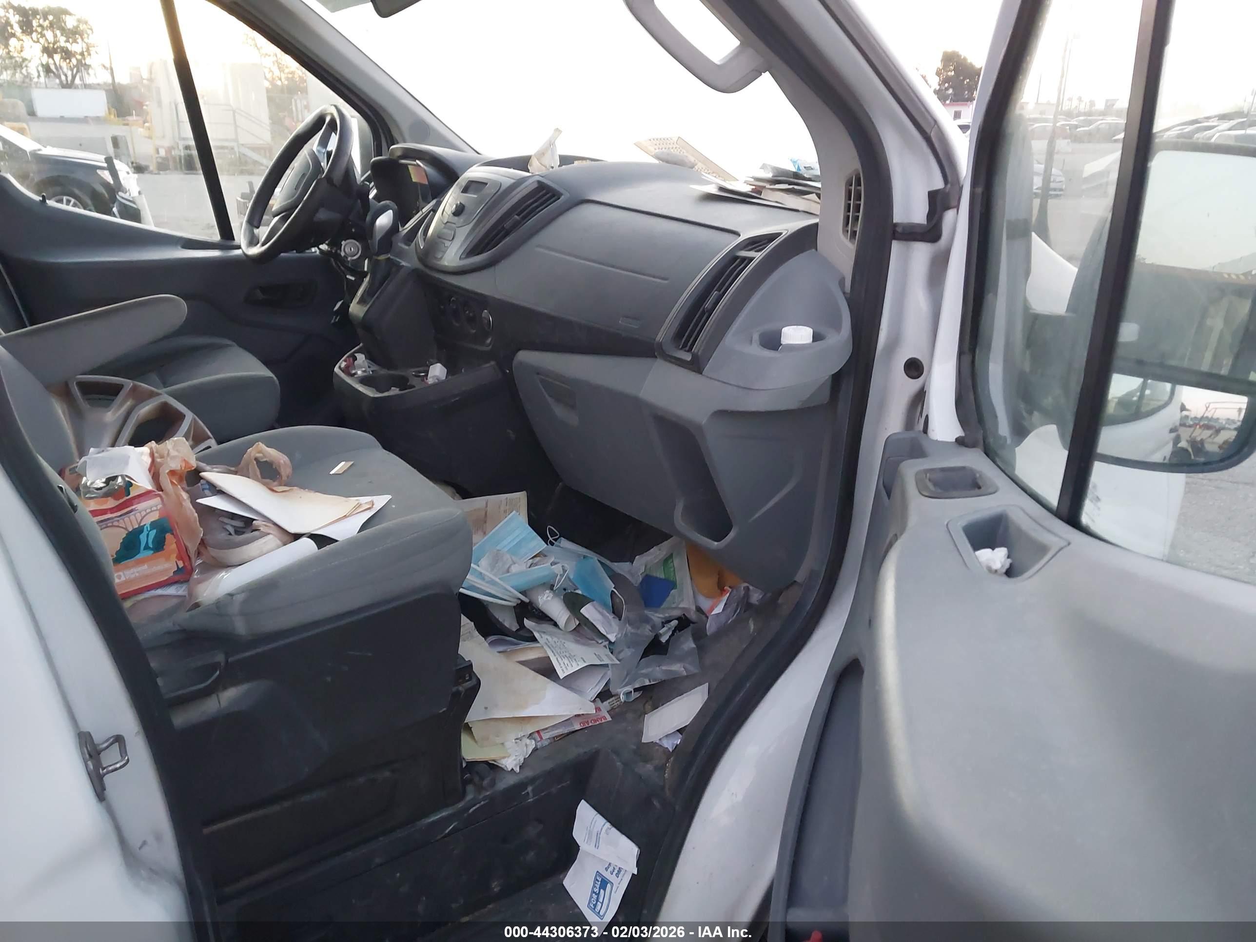 FORD TRANSIT-250 image 5
