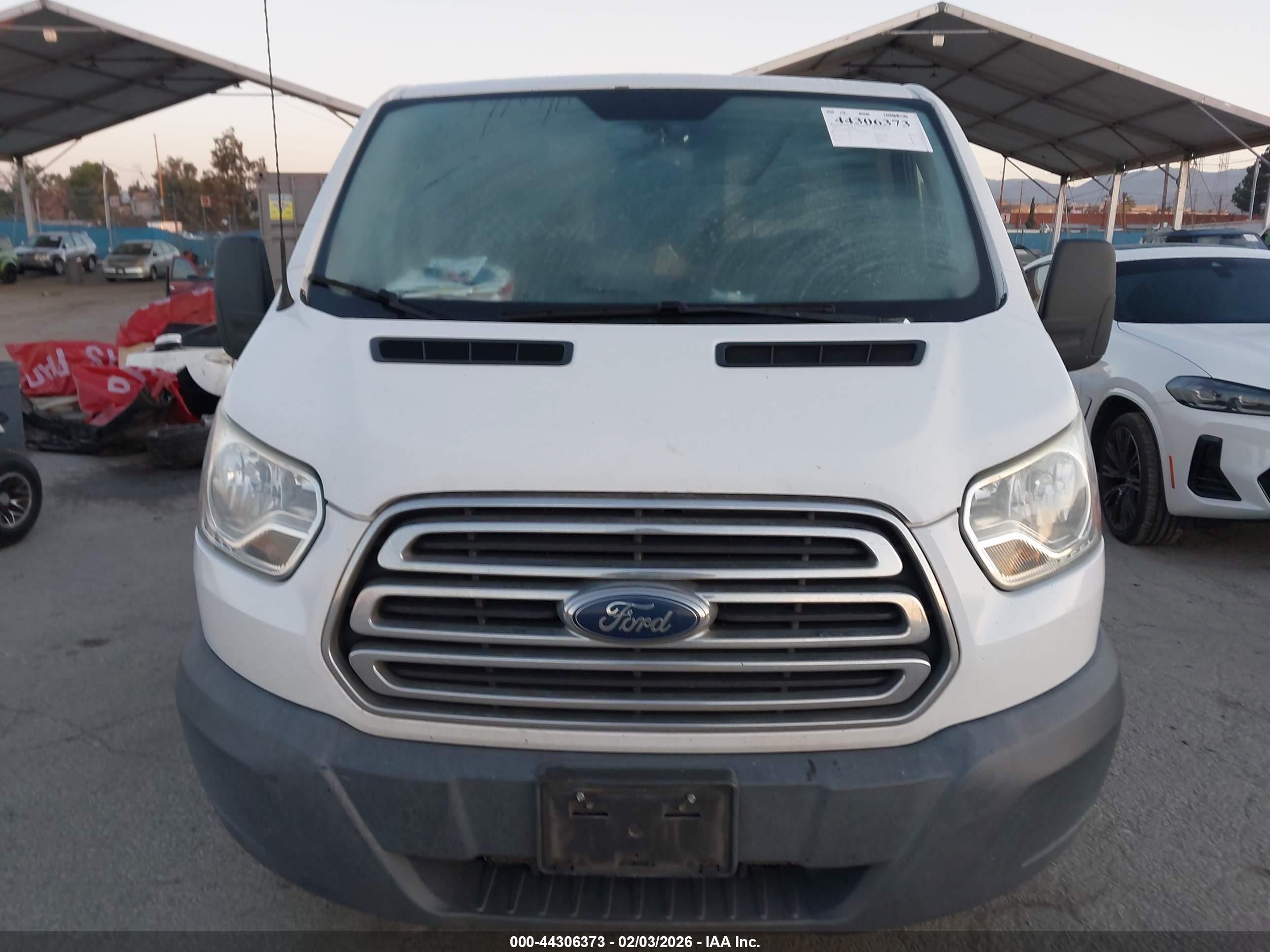 FORD TRANSIT-250 image 6