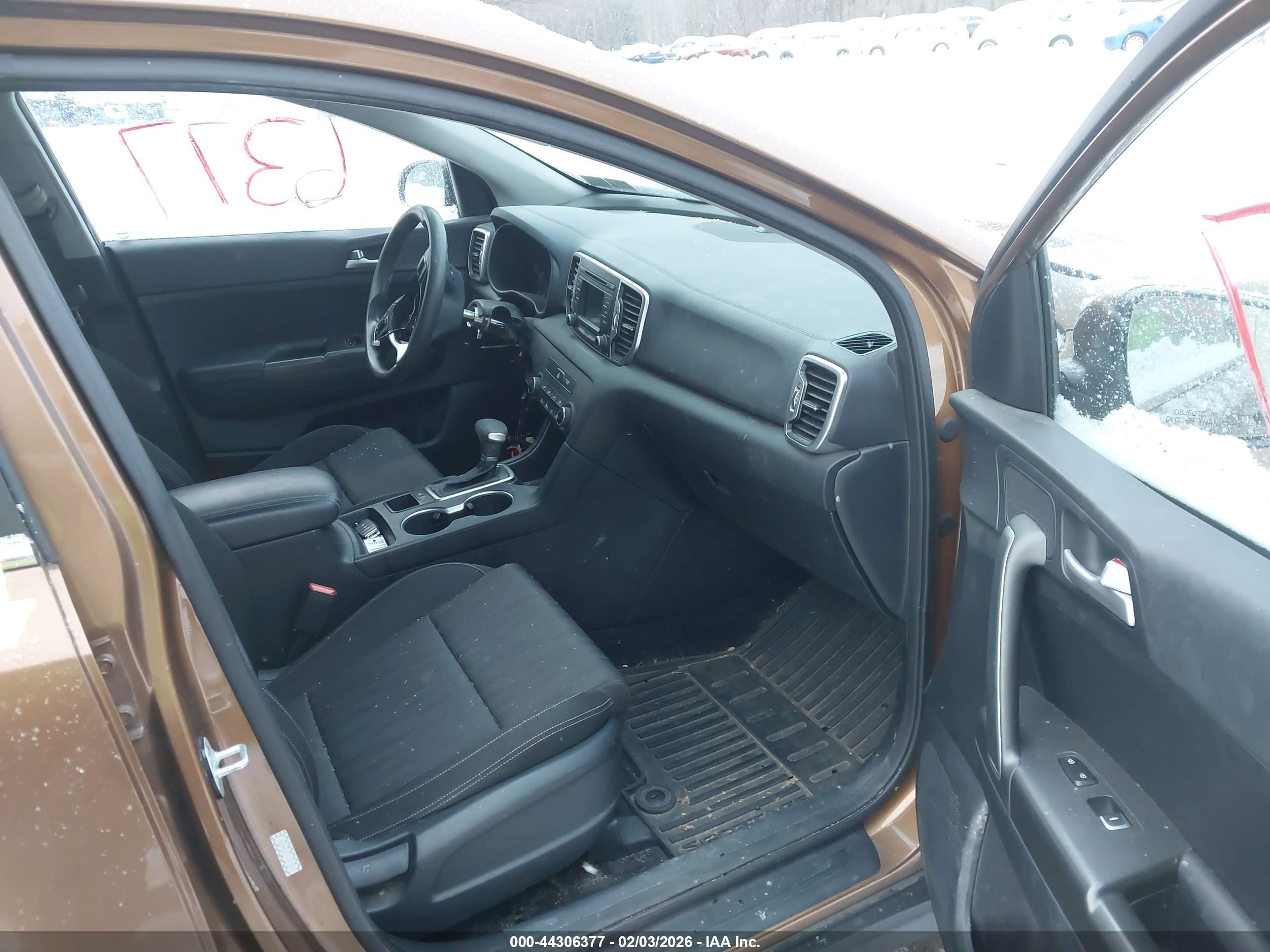 KIA SPORTAGE image 5