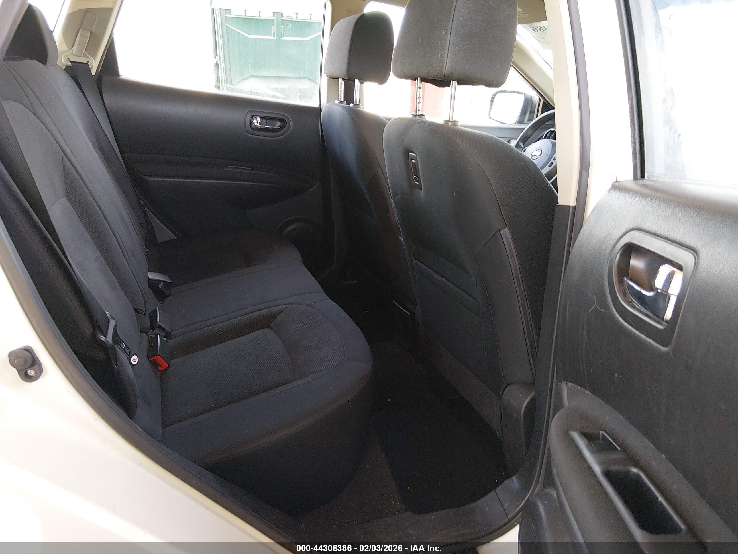 NISSAN ROGUE image 8