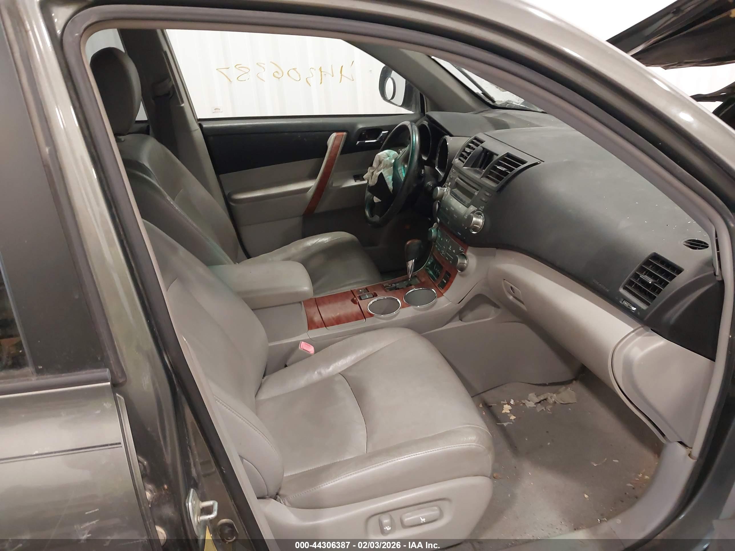 TOYOTA HIGHLANDER image 5