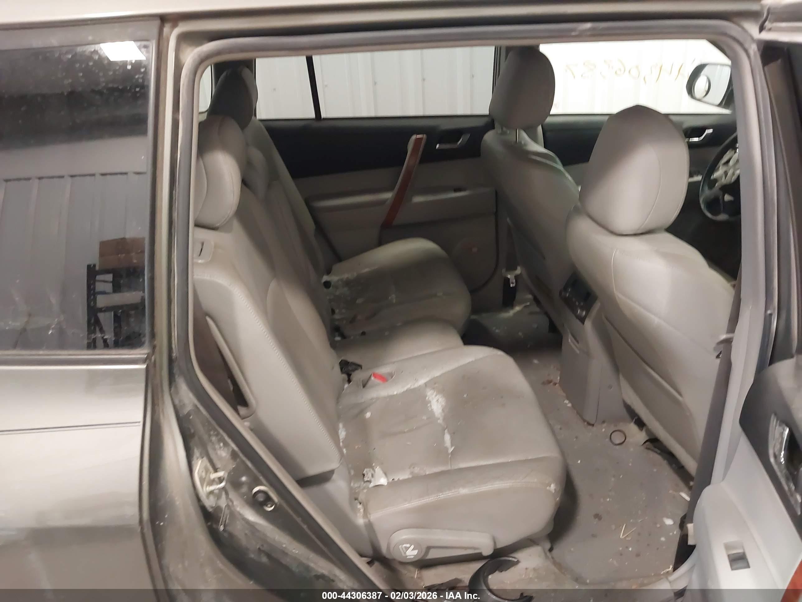 TOYOTA HIGHLANDER image 8