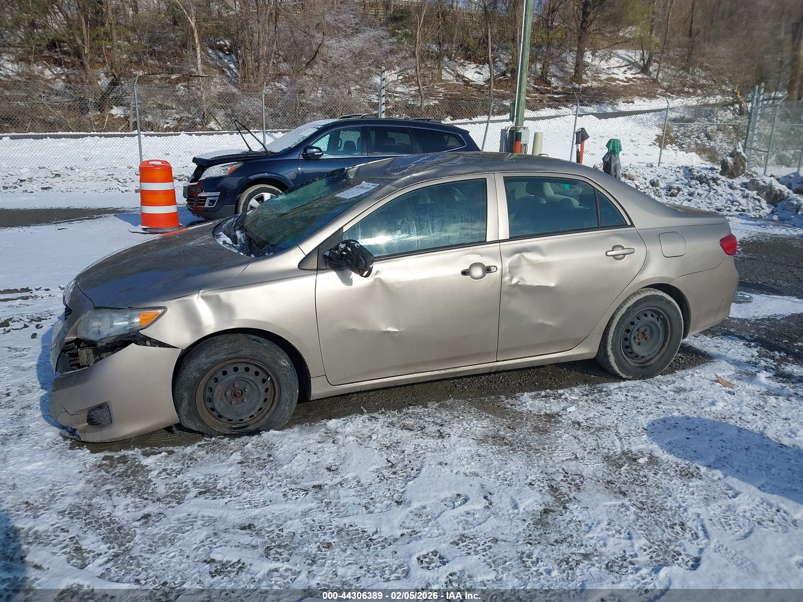TOYOTA COROLLA image 2
