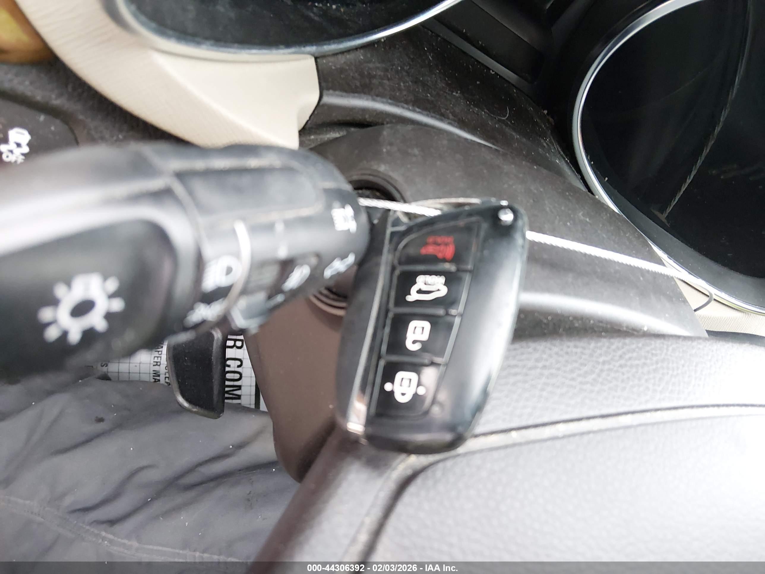 HYUNDAI SANTA image 11