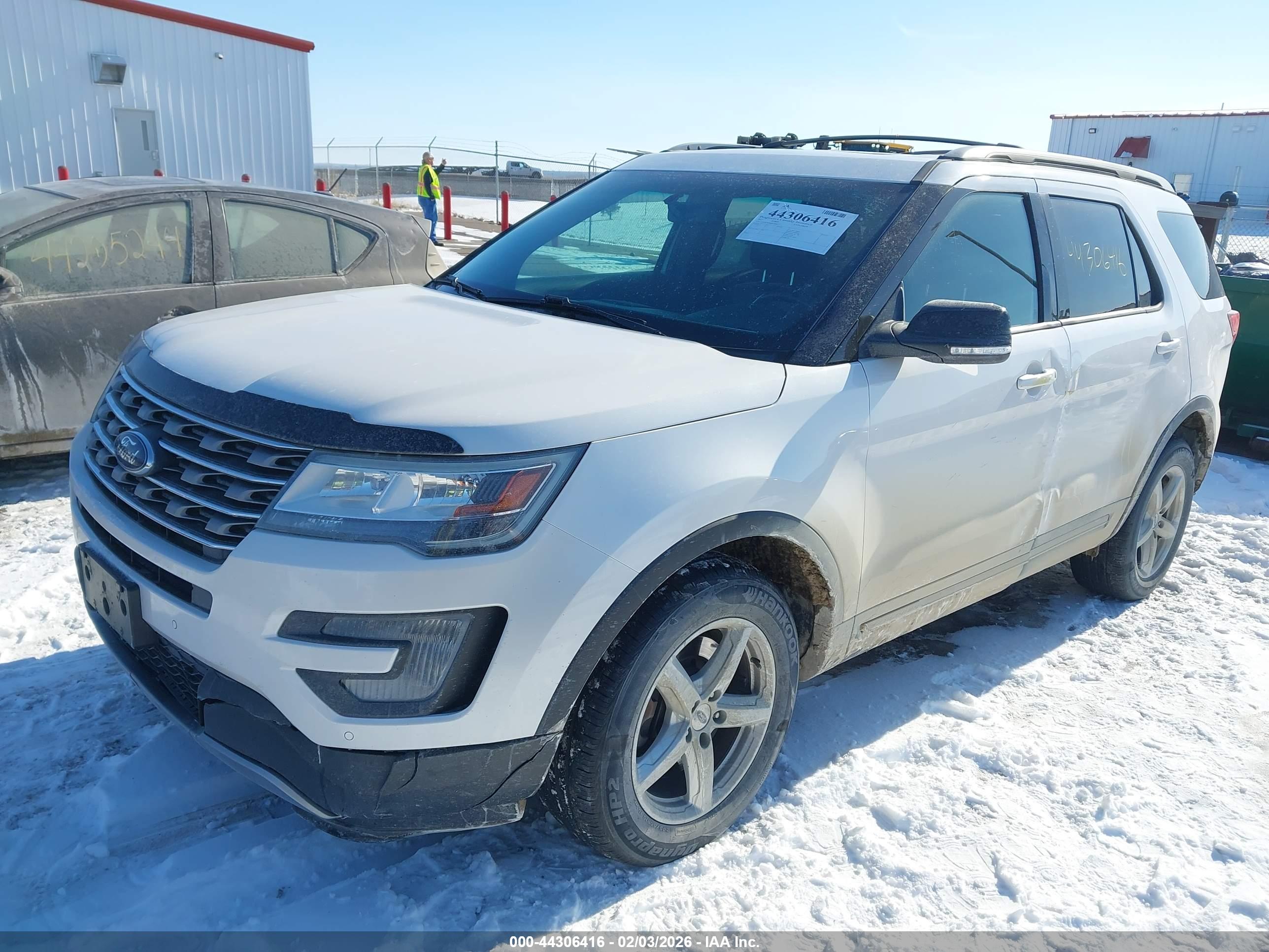 FORD EXPLORER image 2