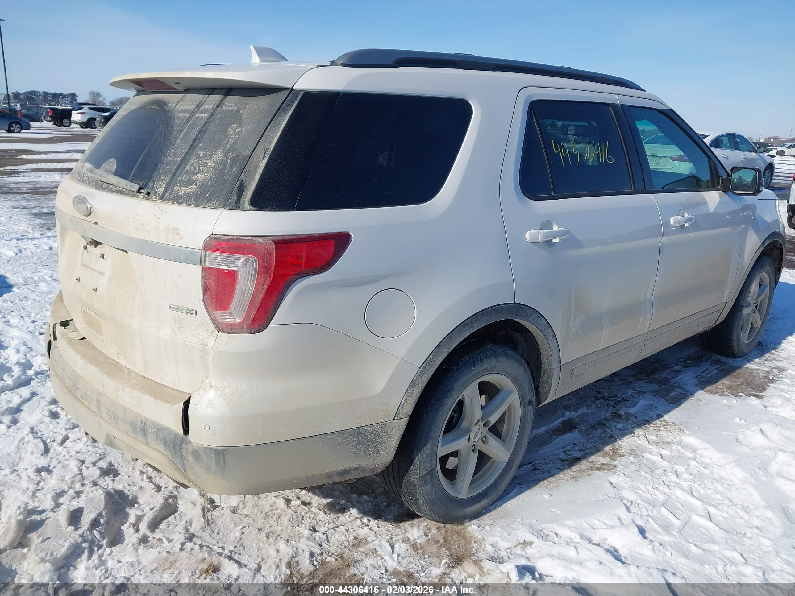 FORD EXPLORER image 4