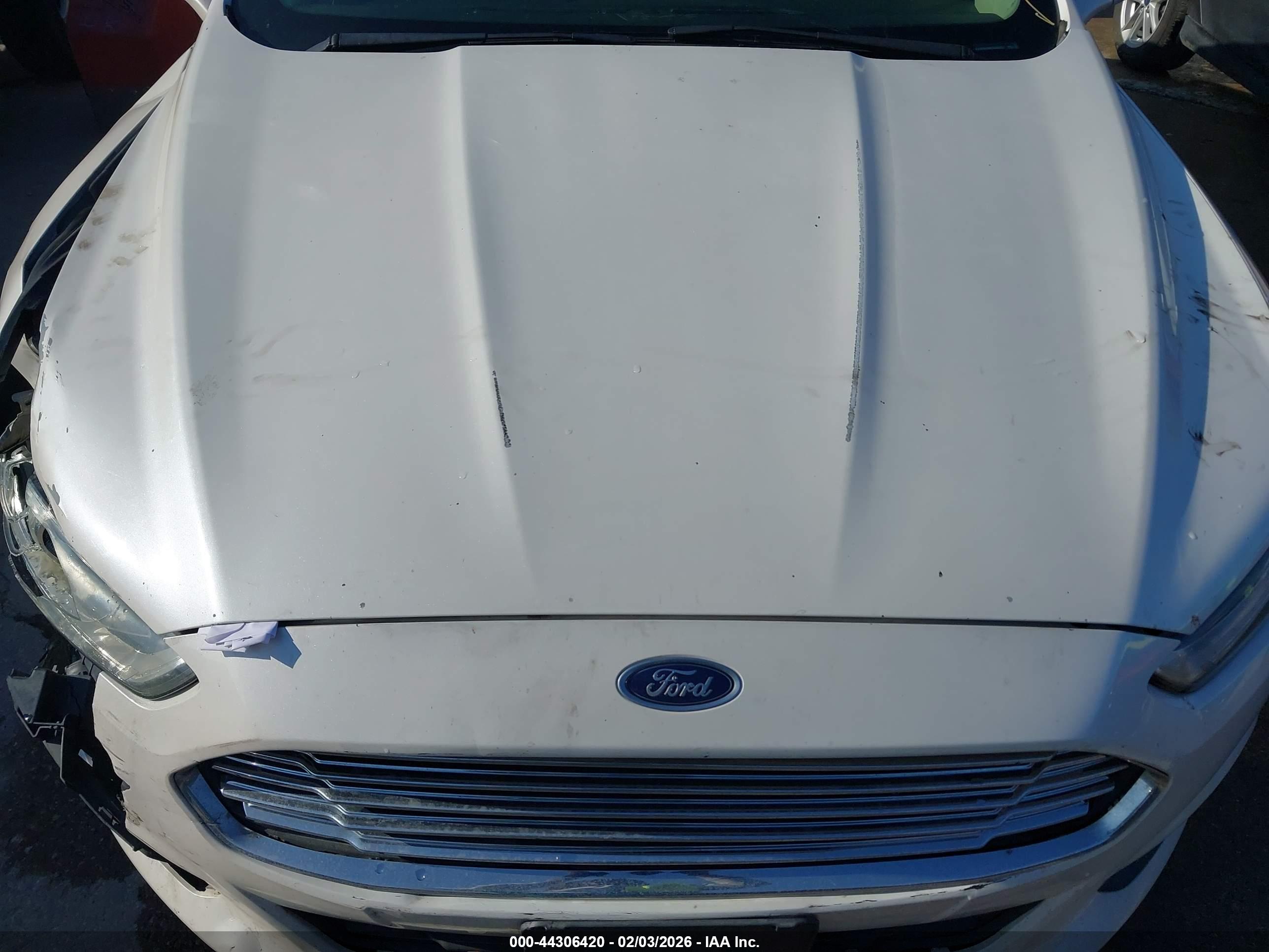 FORD FUSION image 10