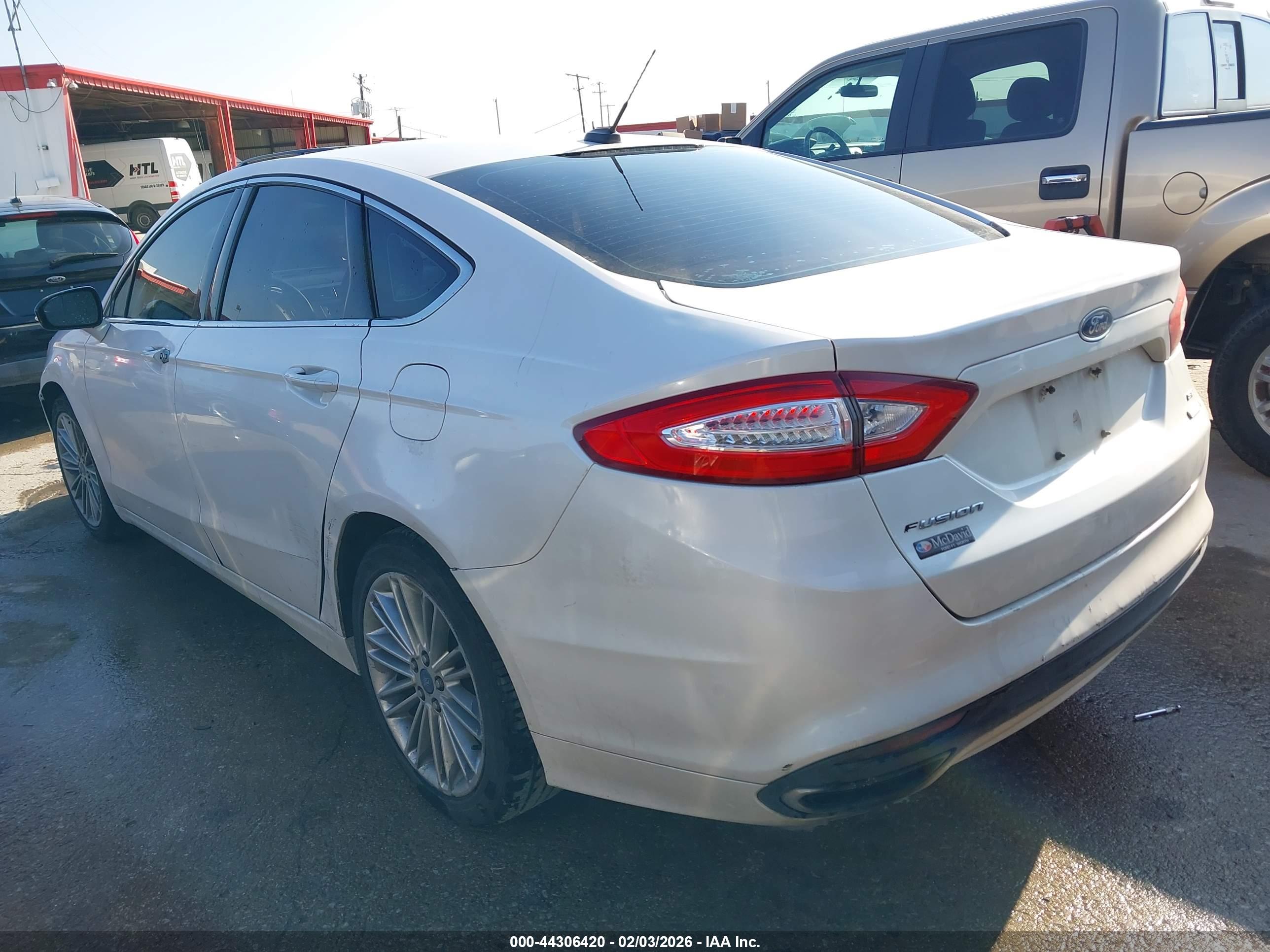 FORD FUSION image 3