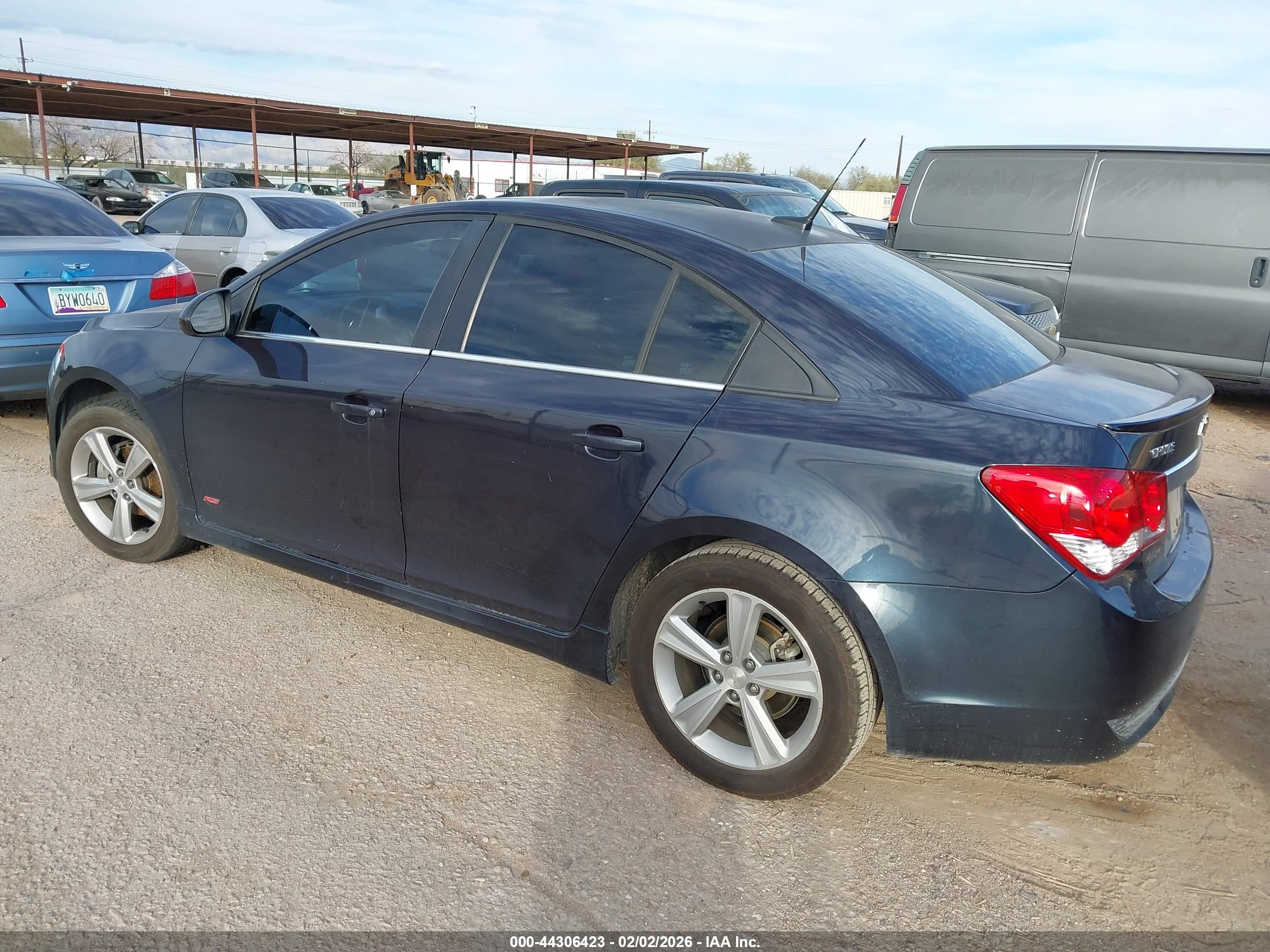 CHEVROLET CRUZE image 3