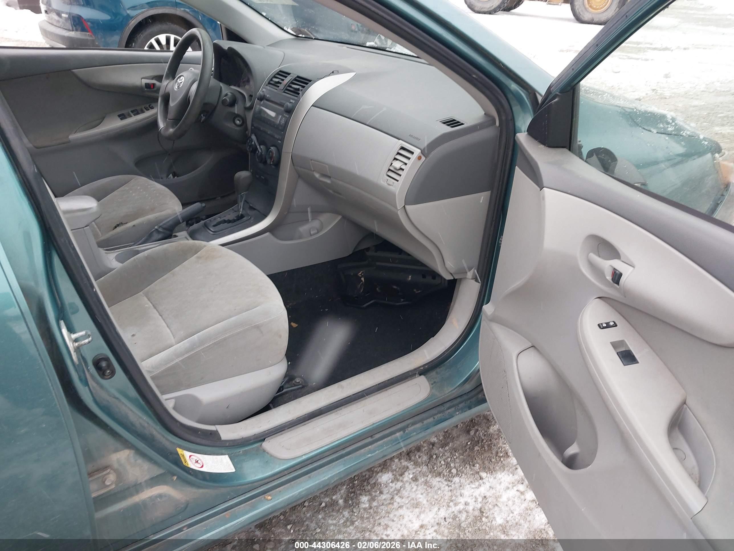 TOYOTA COROLLA image 5