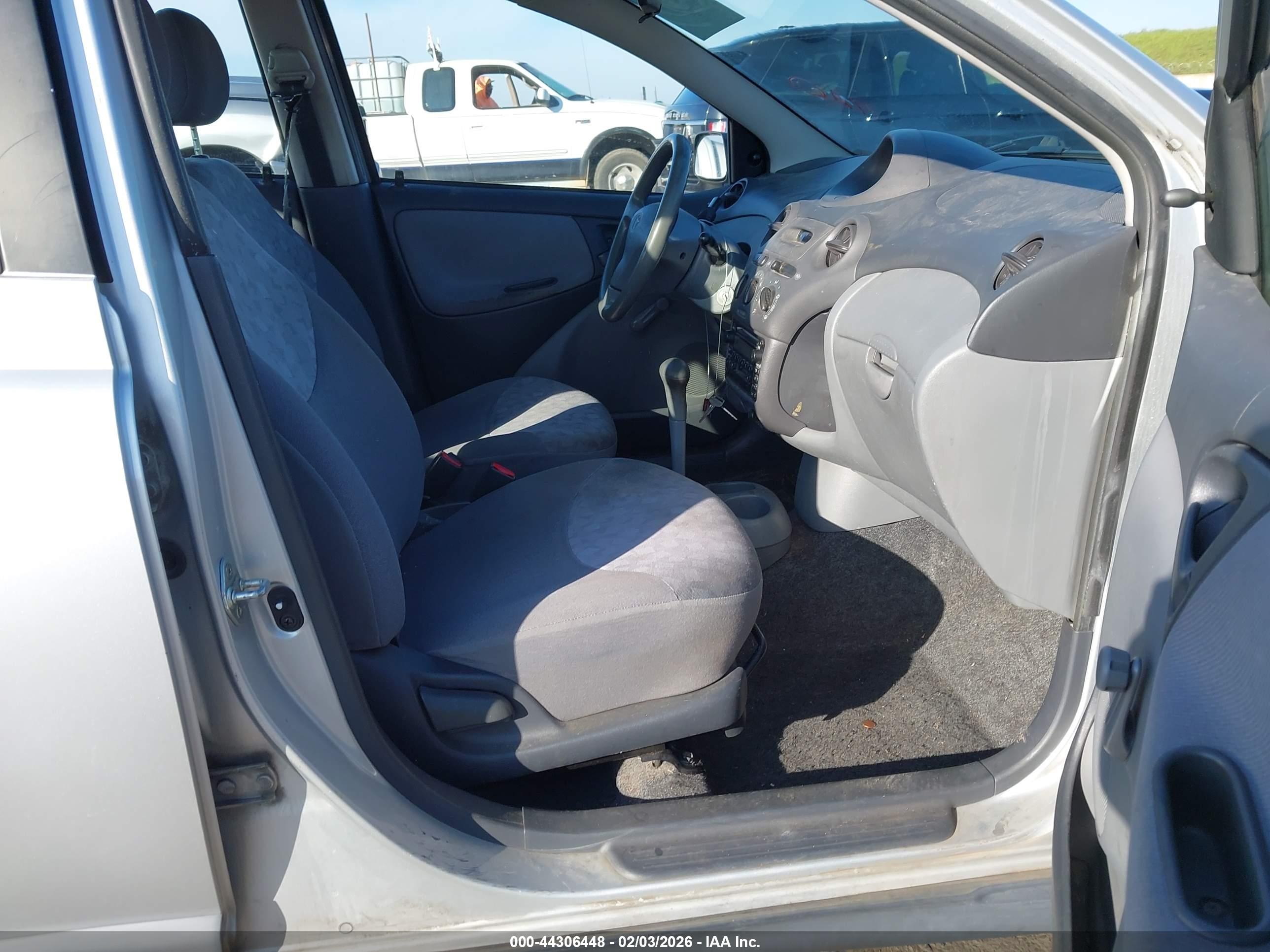TOYOTA ECHO image 5