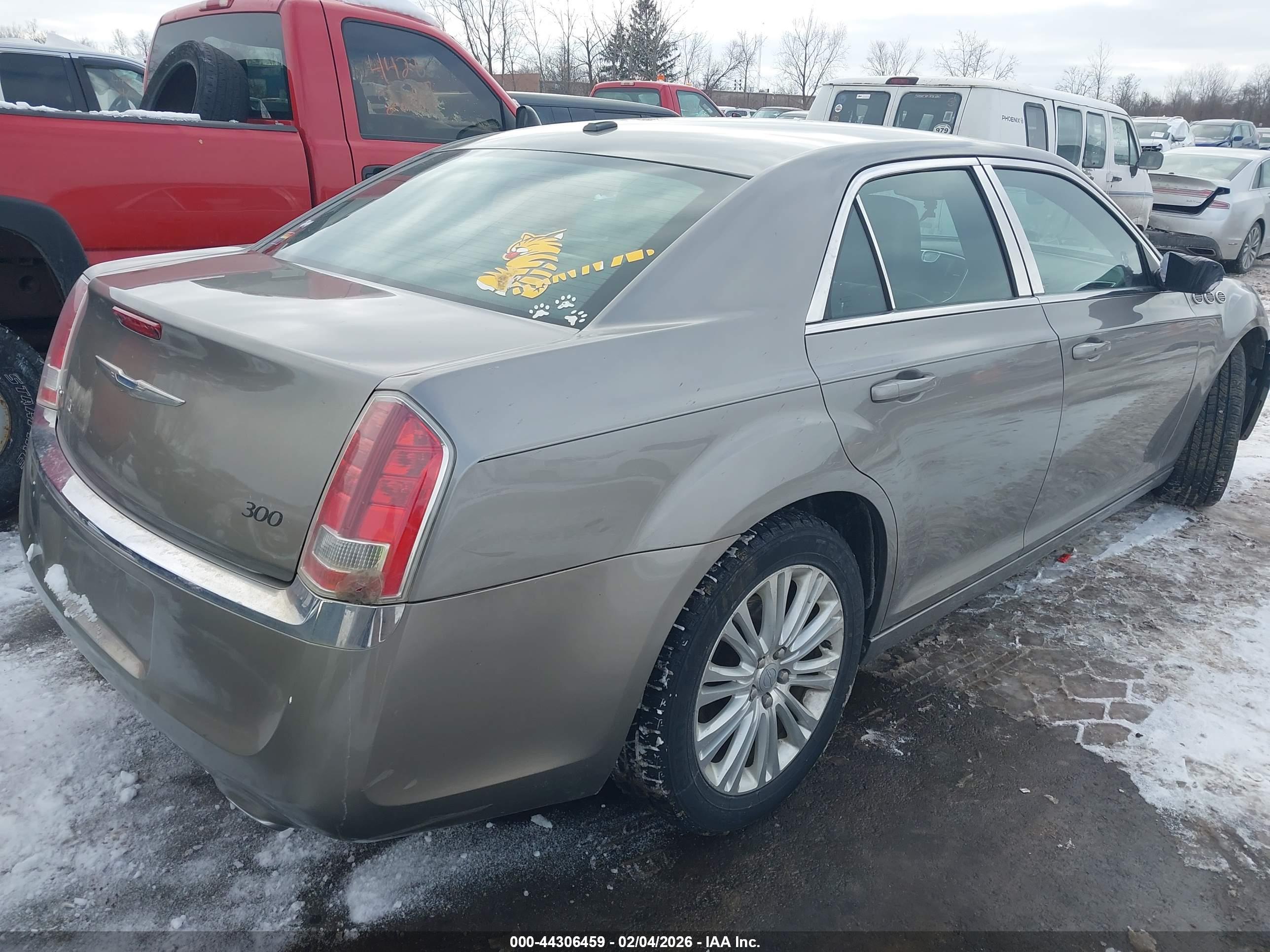 CHRYSLER 300 image 4