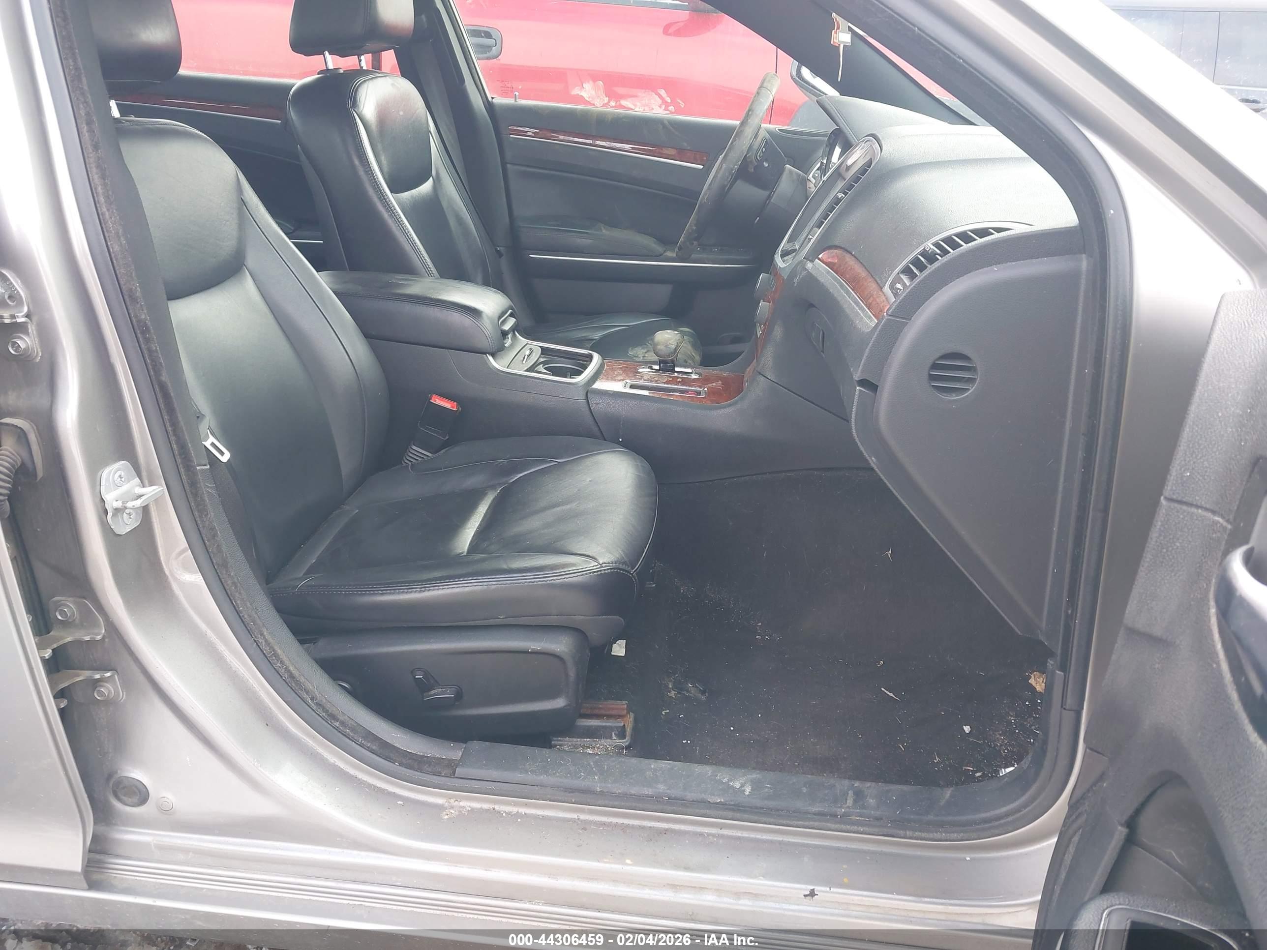 CHRYSLER 300 image 5