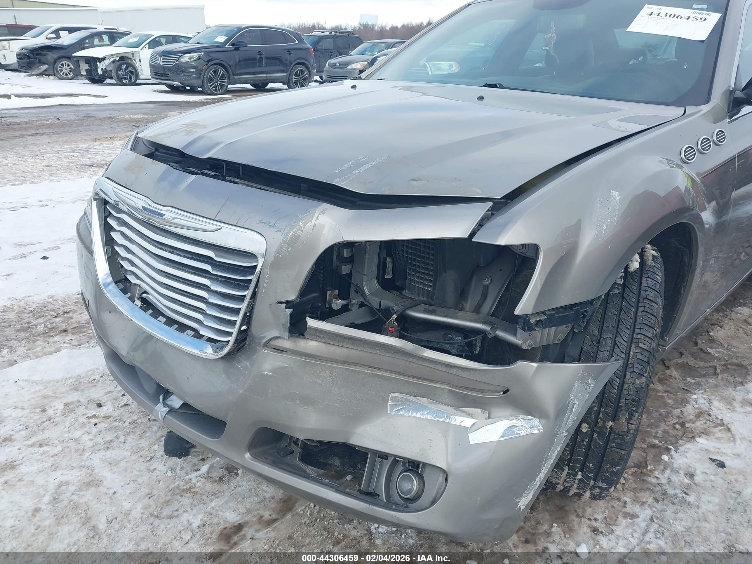 CHRYSLER 300 image 6