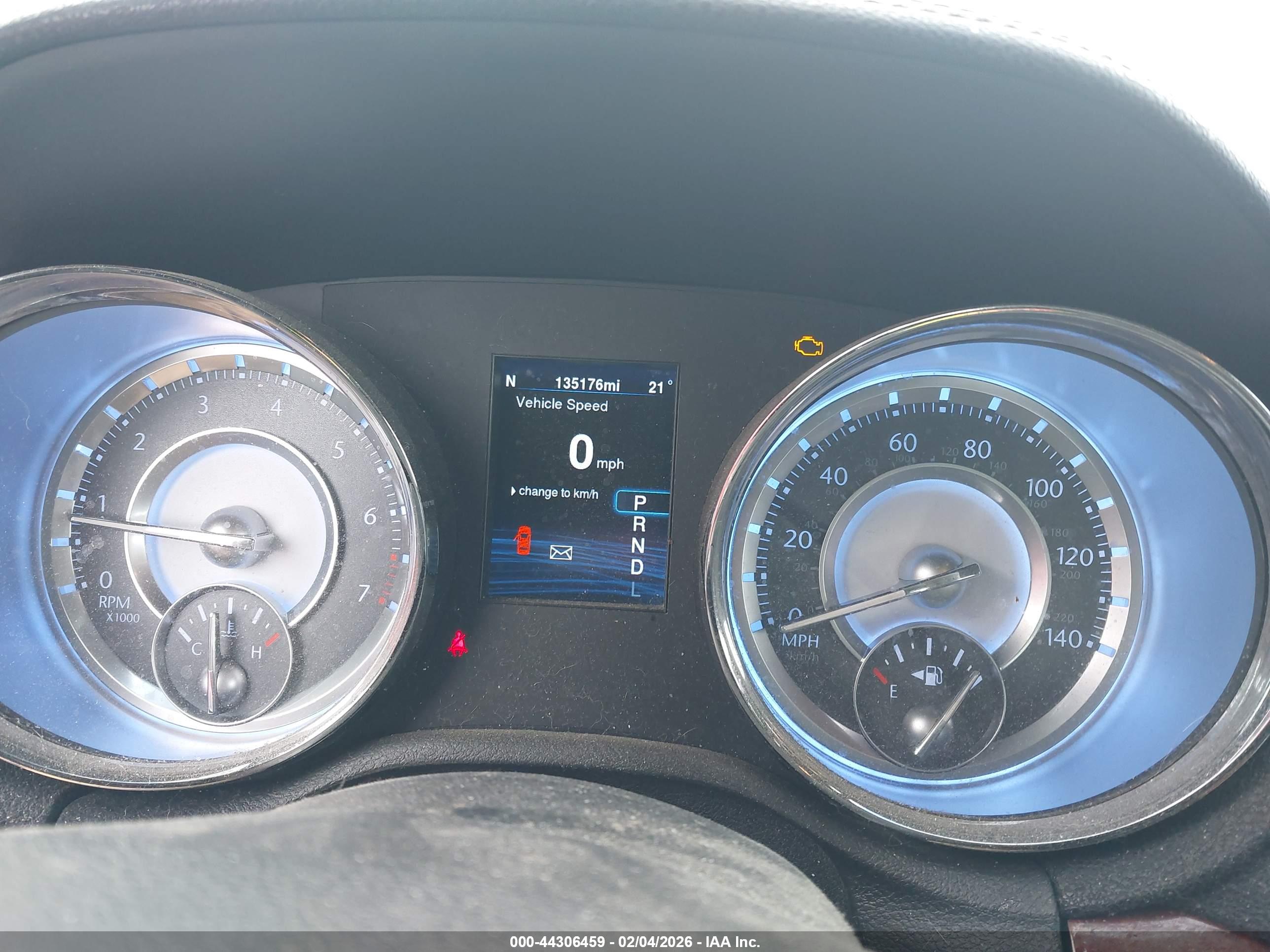 CHRYSLER 300 image 7