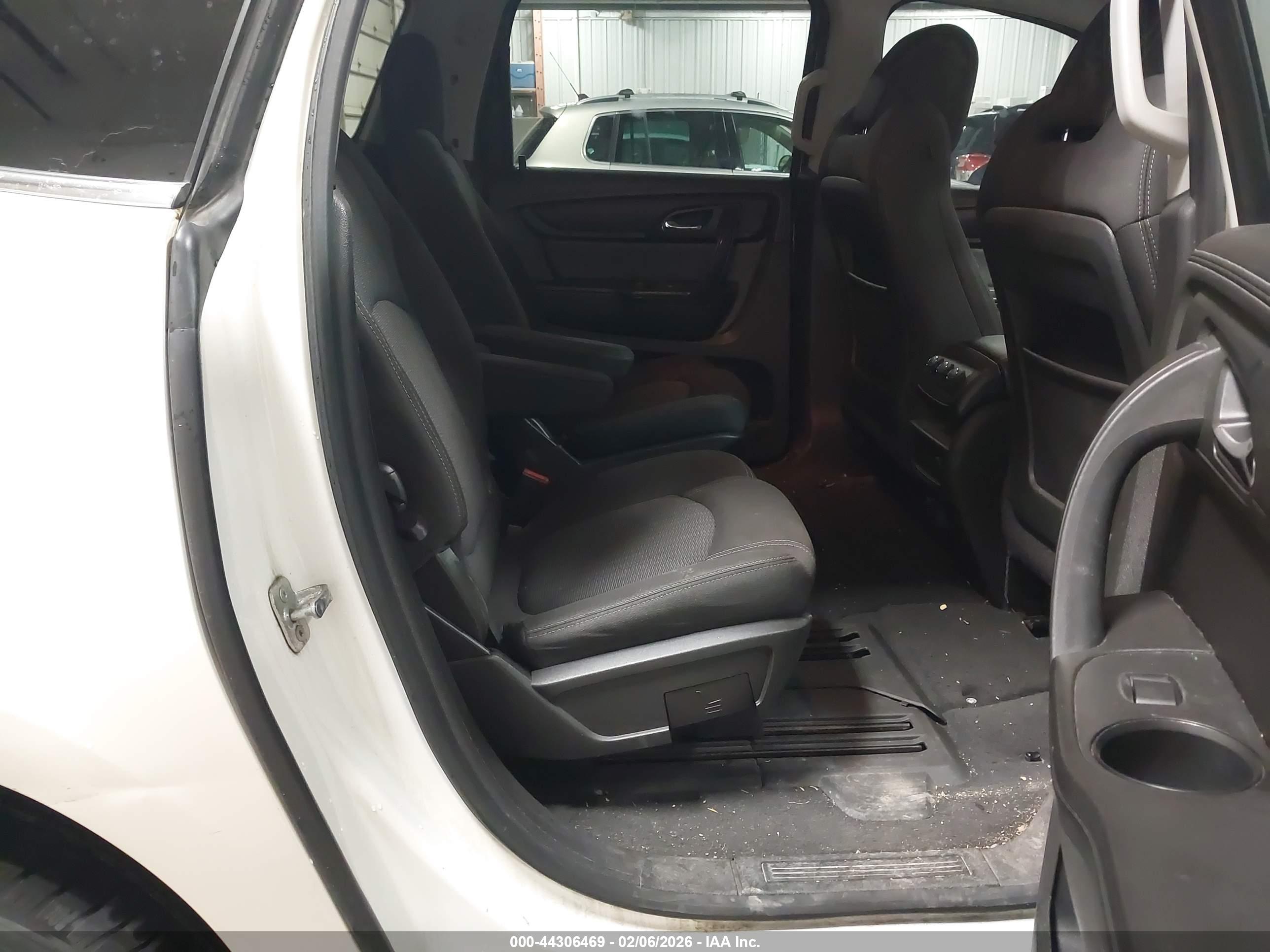 CHEVROLET TRAVERSE image 8
