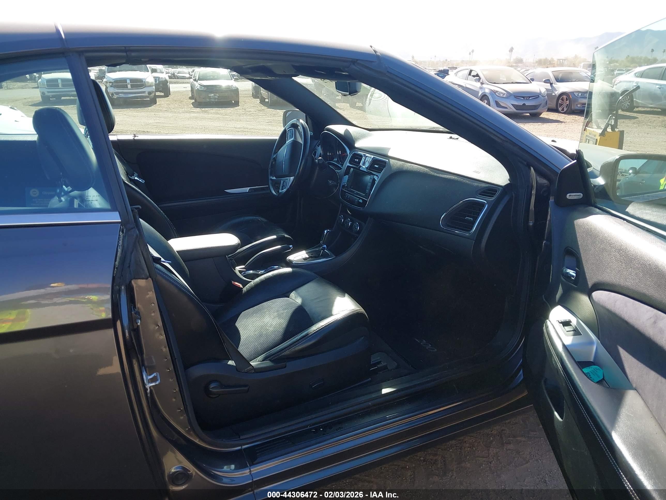 CHRYSLER 200 image 5