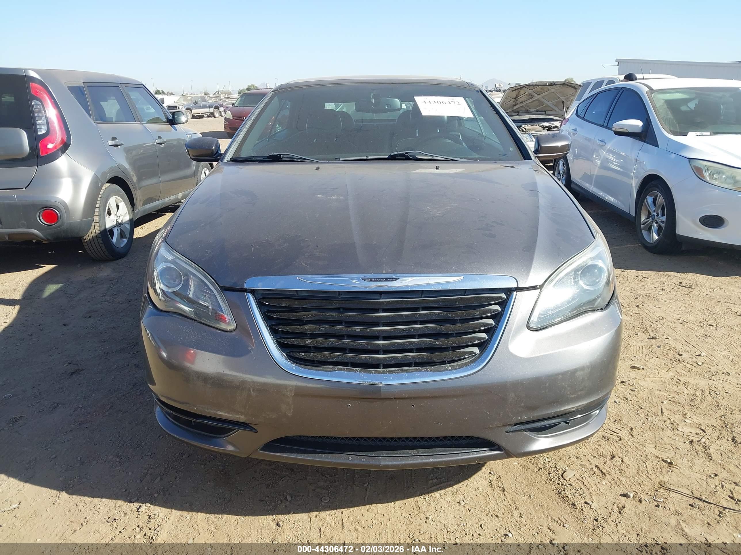 CHRYSLER 200 image 6