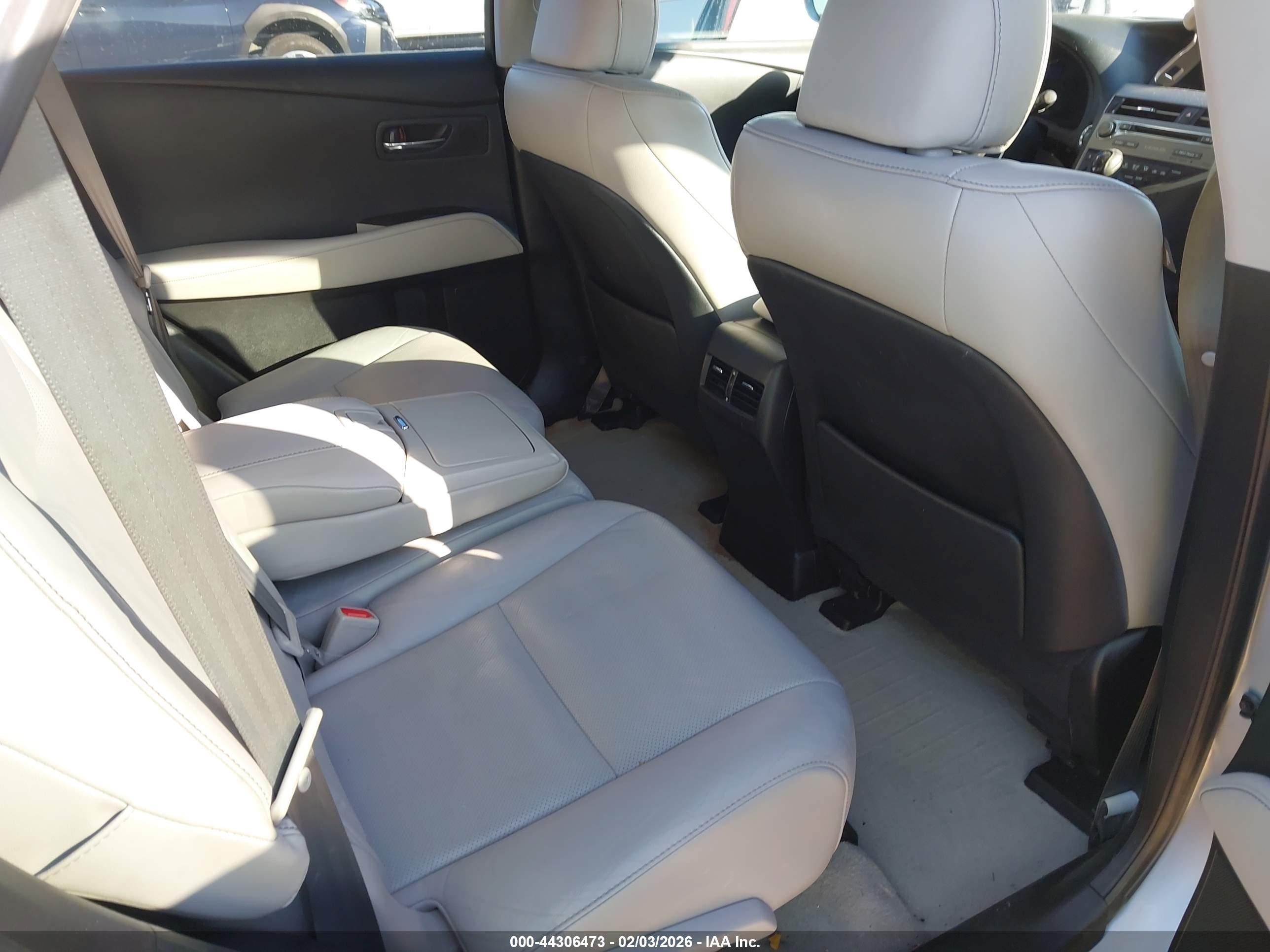 LEXUS RX image 8