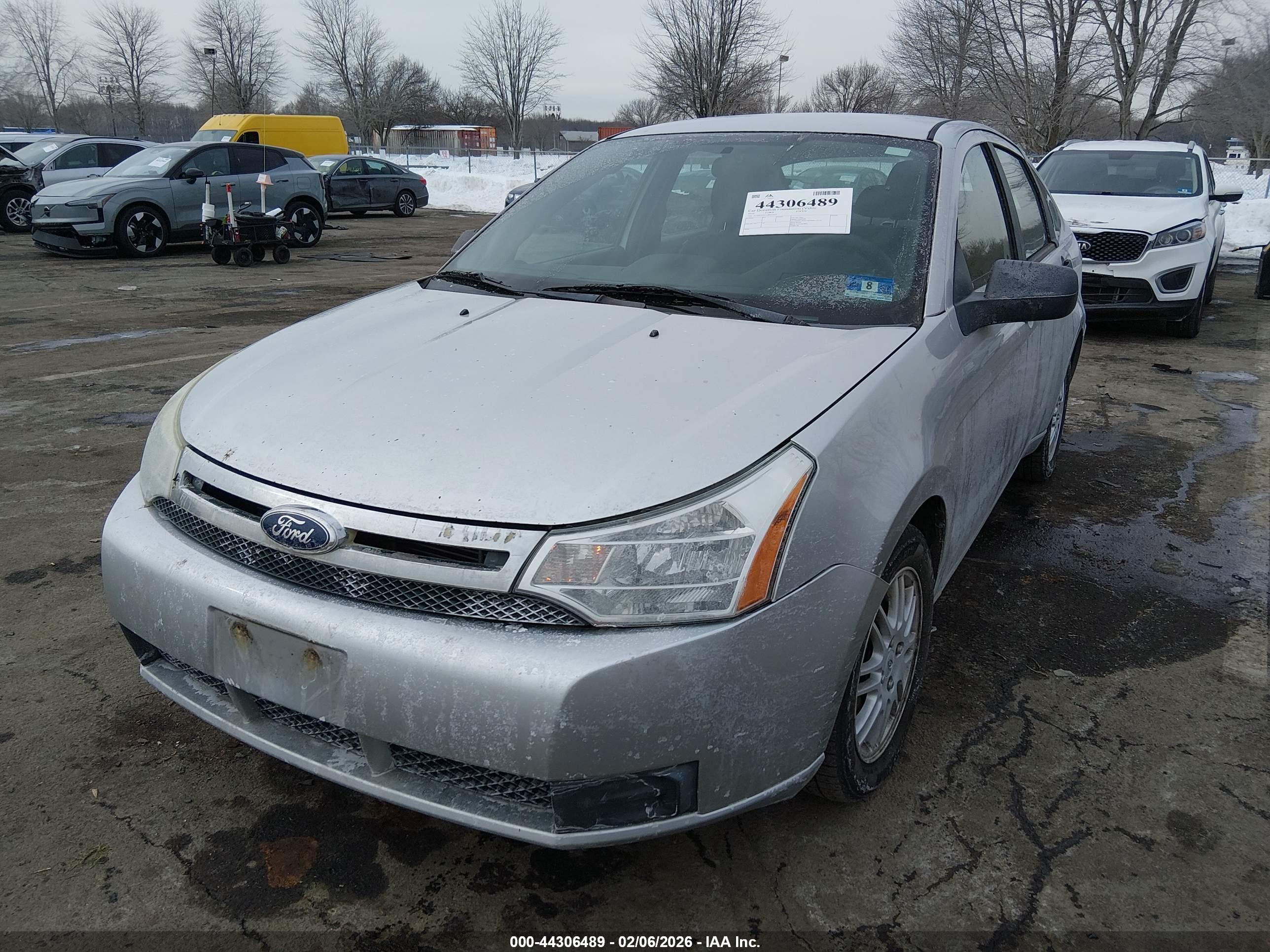 FORD FOCUS image 2