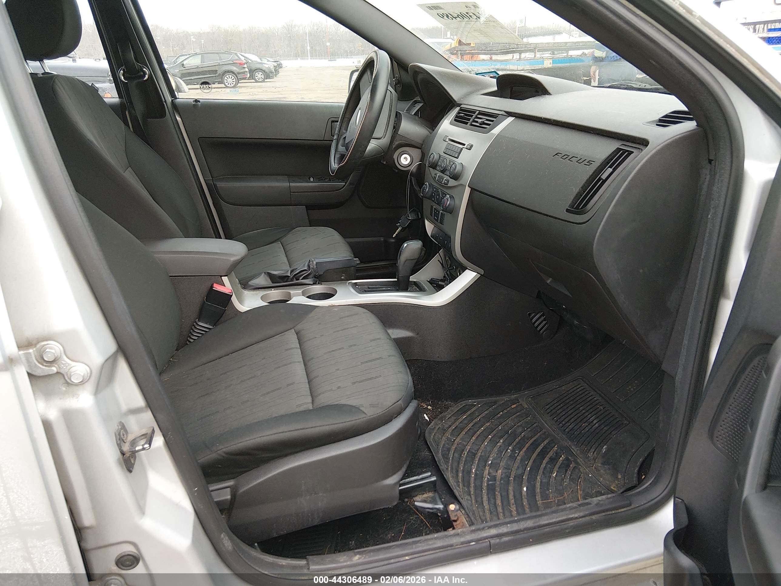 FORD FOCUS image 5