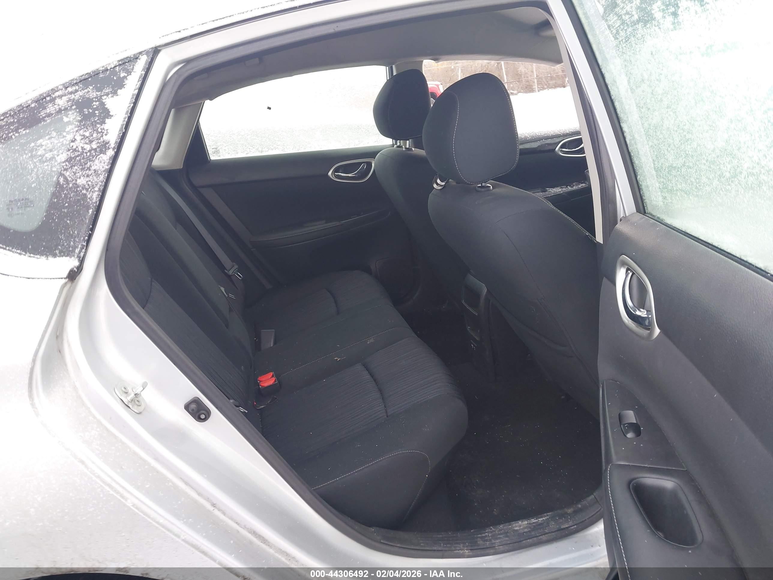 NISSAN SENTRA image 8