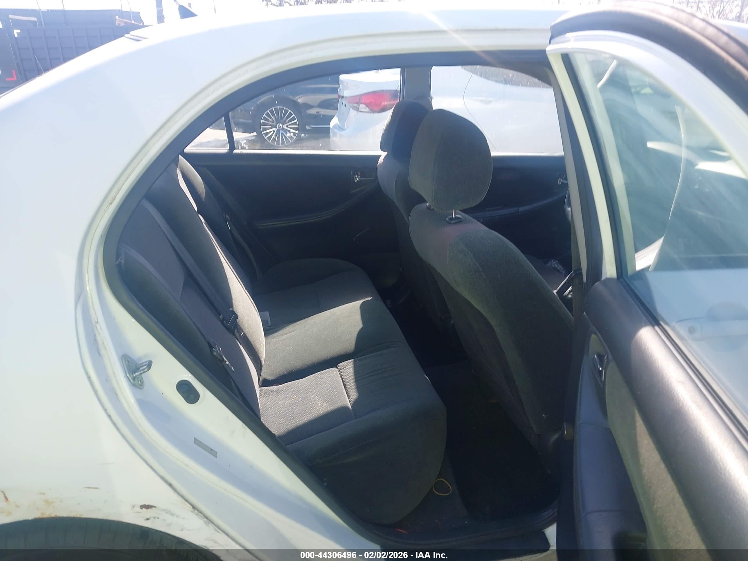 TOYOTA COROLLA image 8