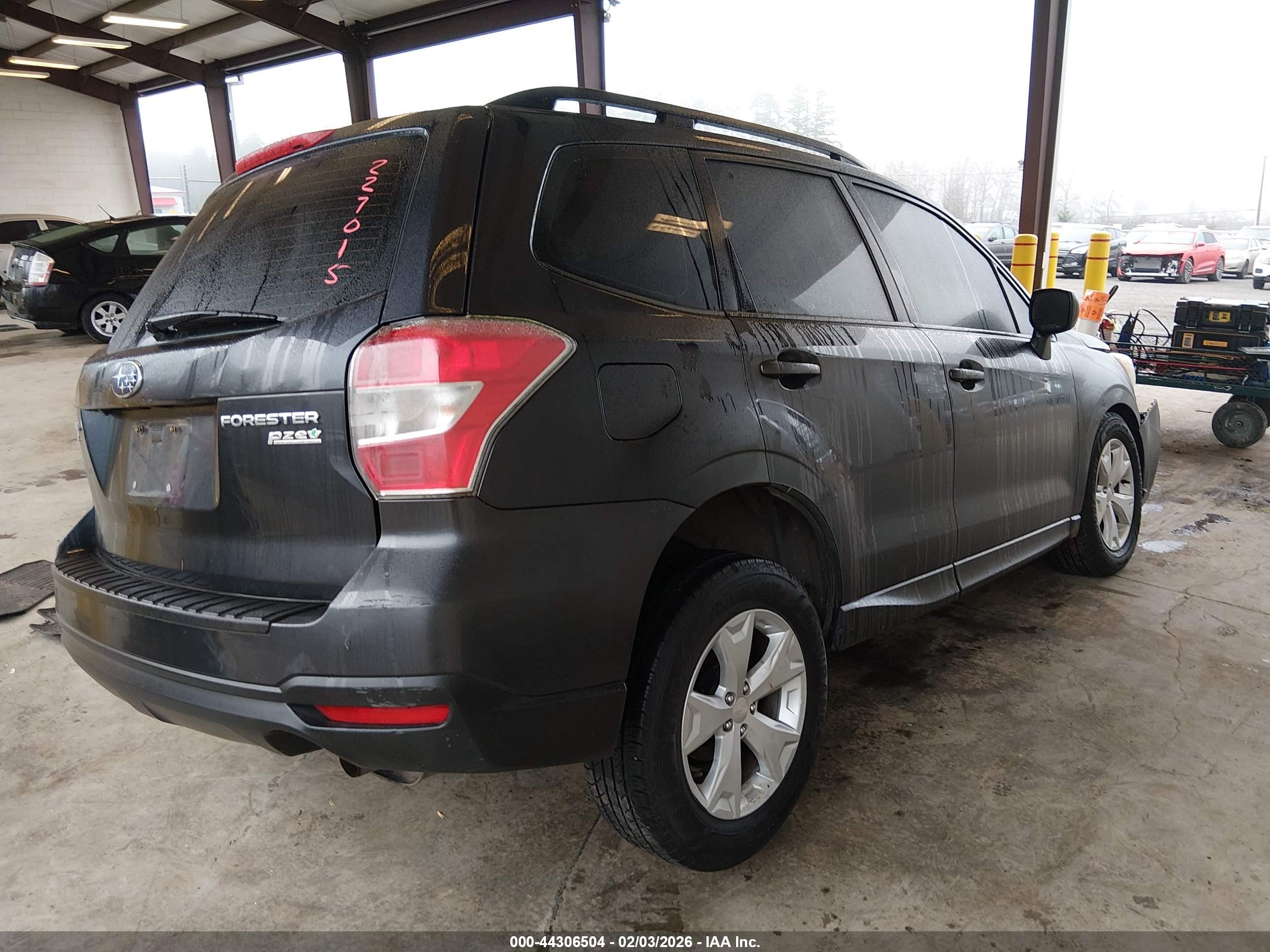SUBARU FORESTER image 4