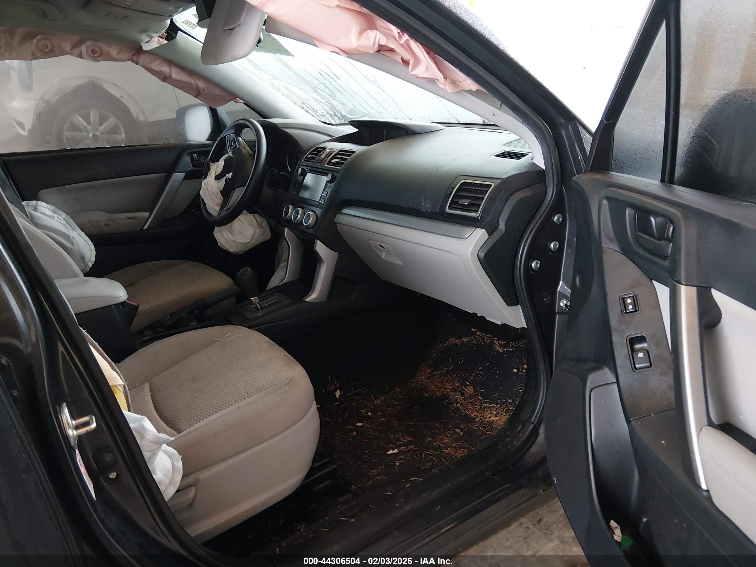 SUBARU FORESTER image 5