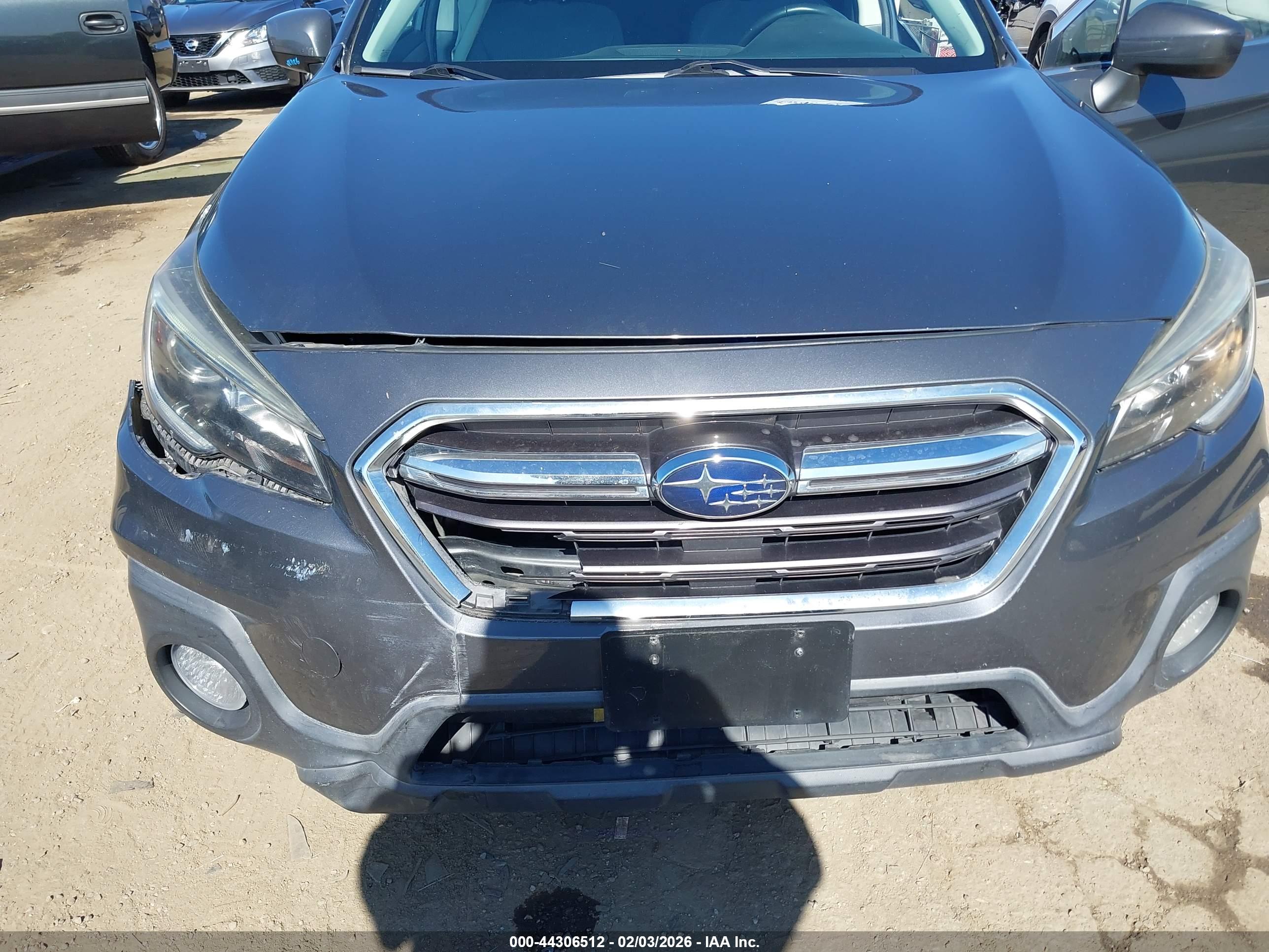 SUBARU OUTBACK image 6