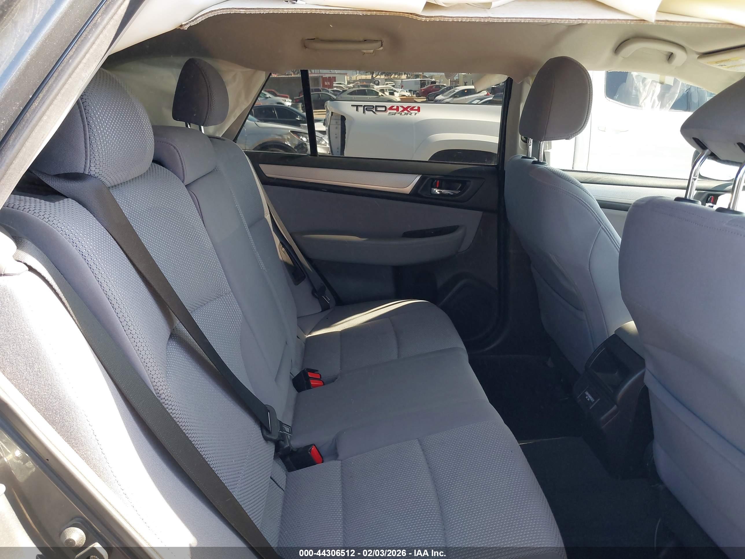 SUBARU OUTBACK image 8