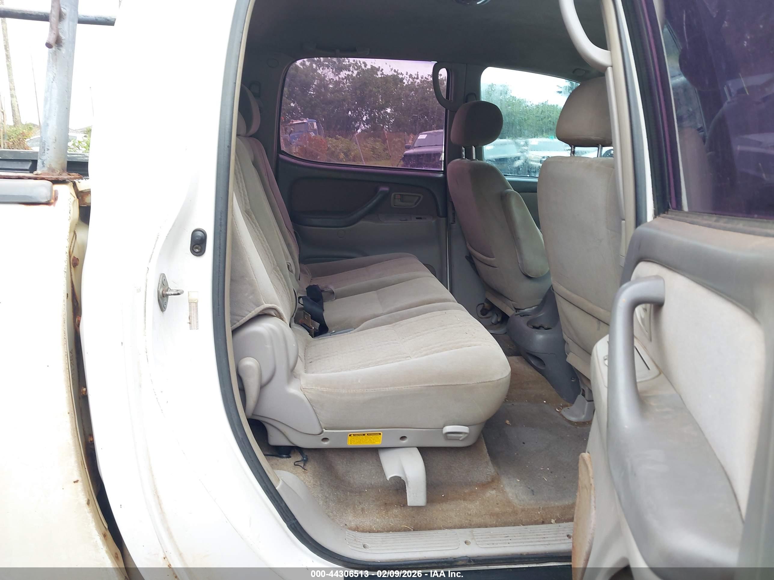 TOYOTA TUNDRA image 8