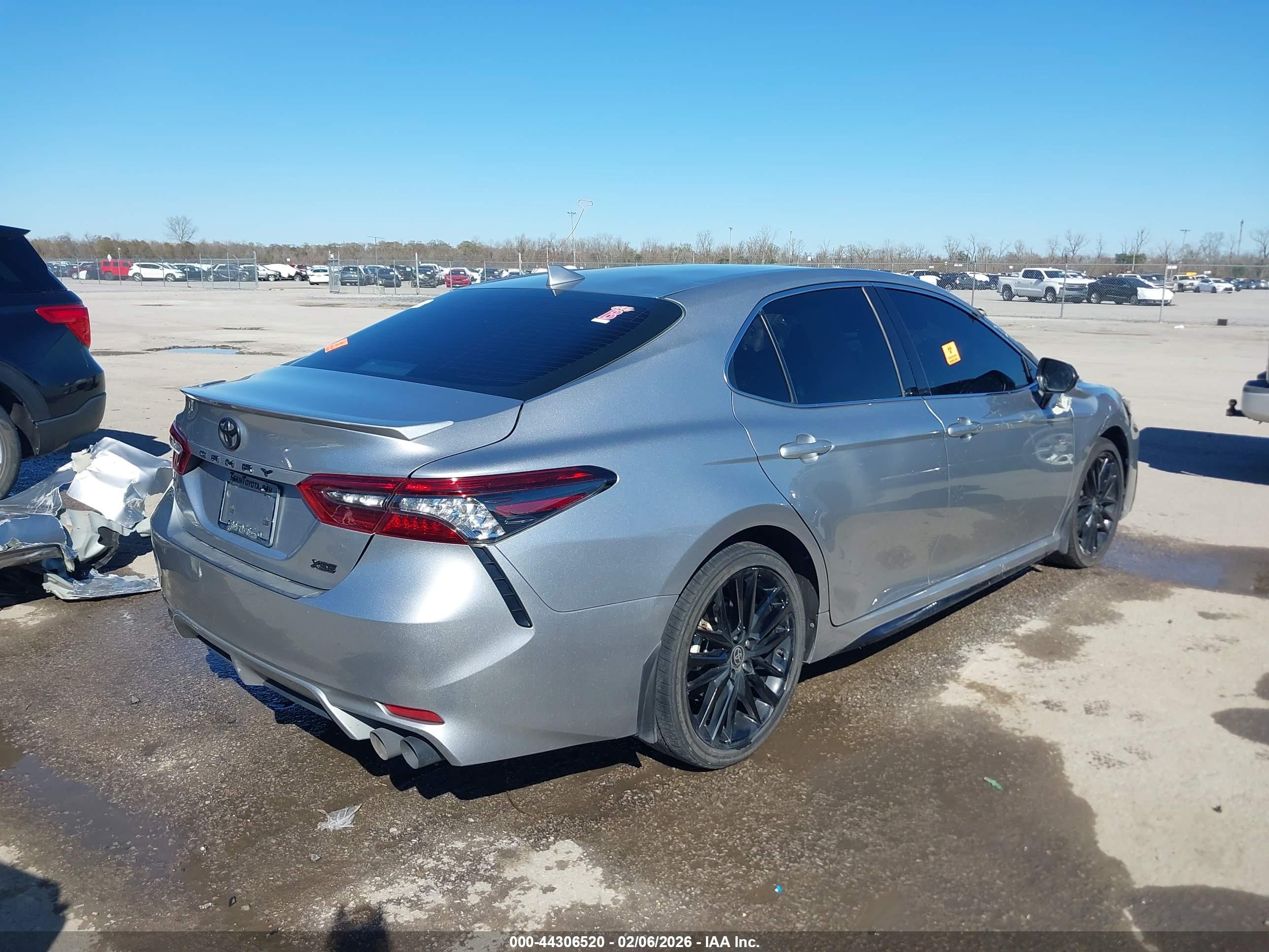 TOYOTA CAMRY image 4