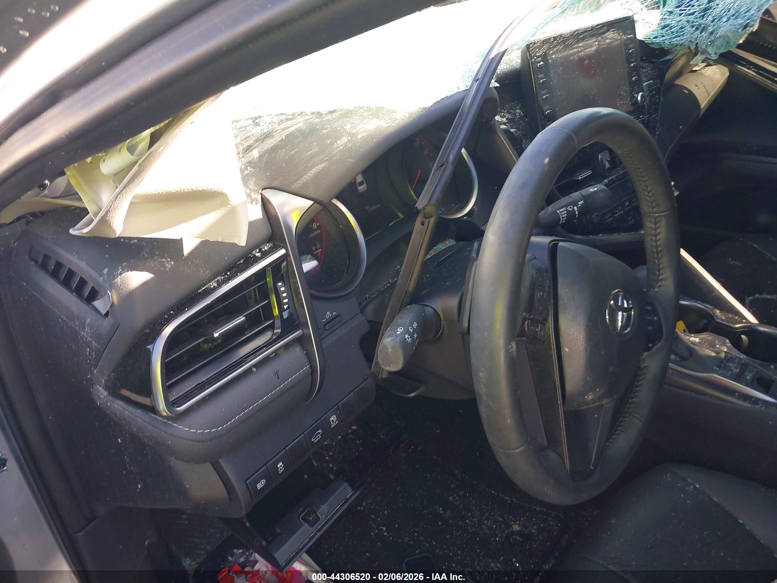 TOYOTA CAMRY image 7