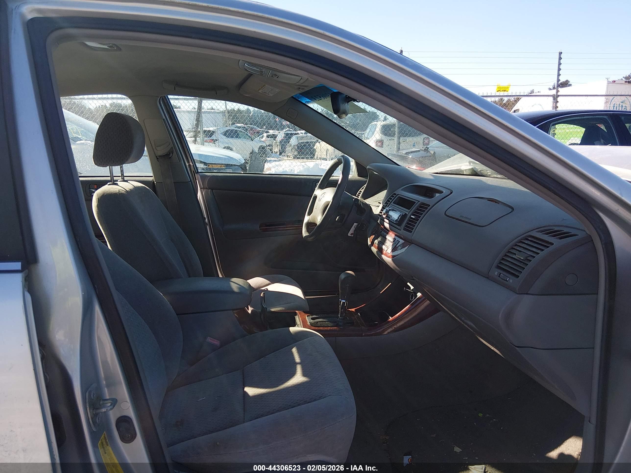 TOYOTA CAMRY image 5