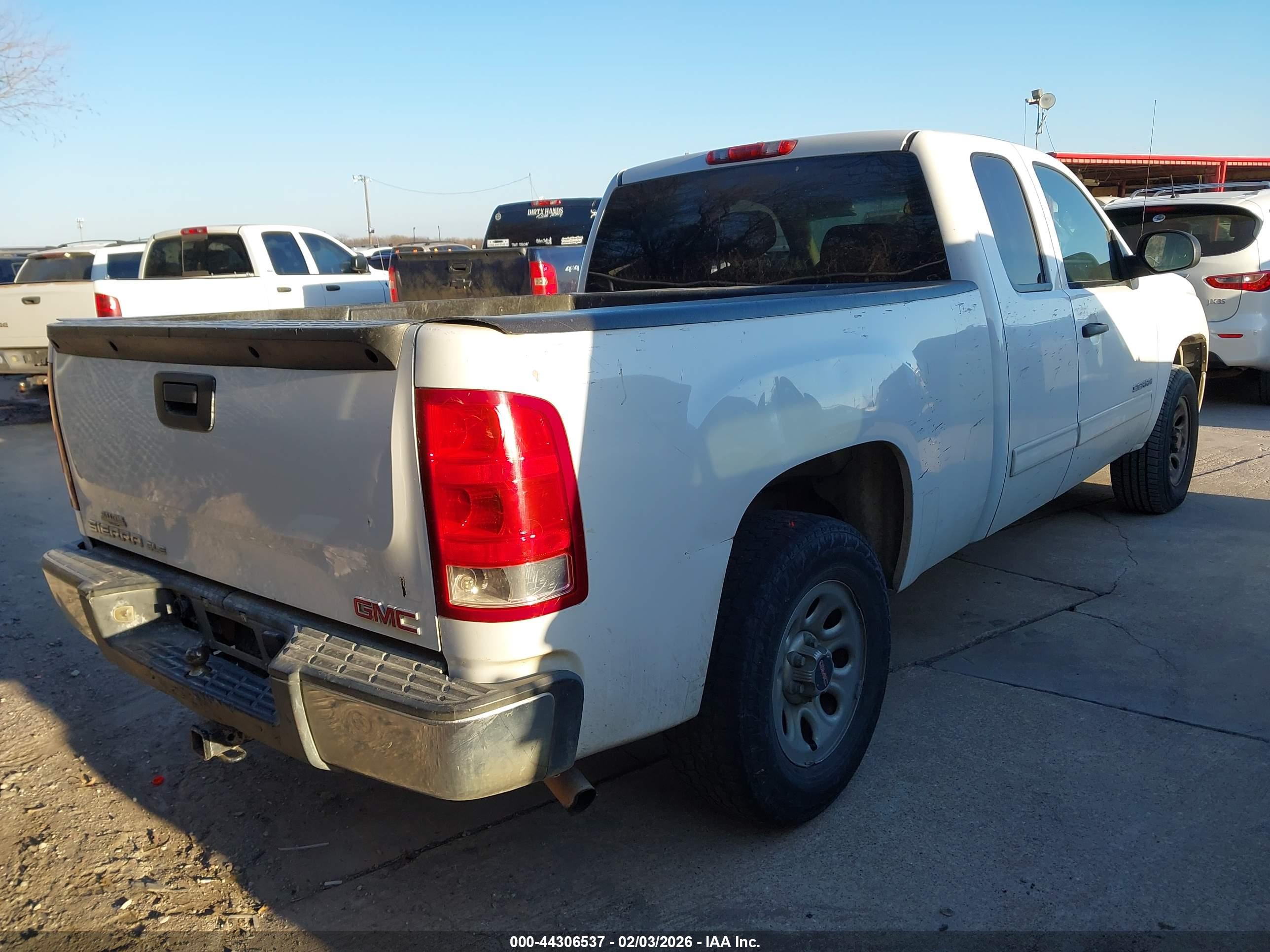 GMC SIERRA image 4