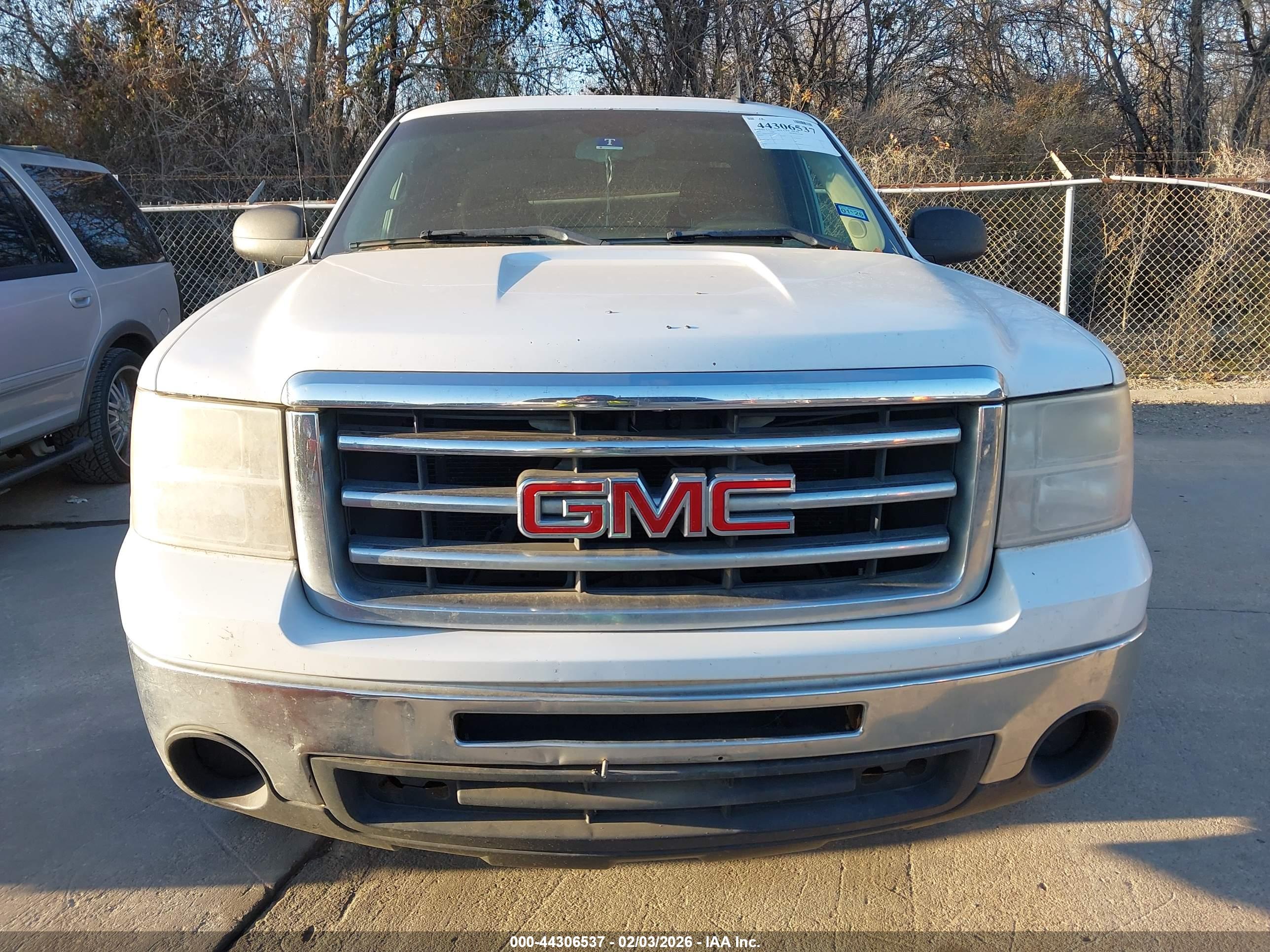 GMC SIERRA image 6
