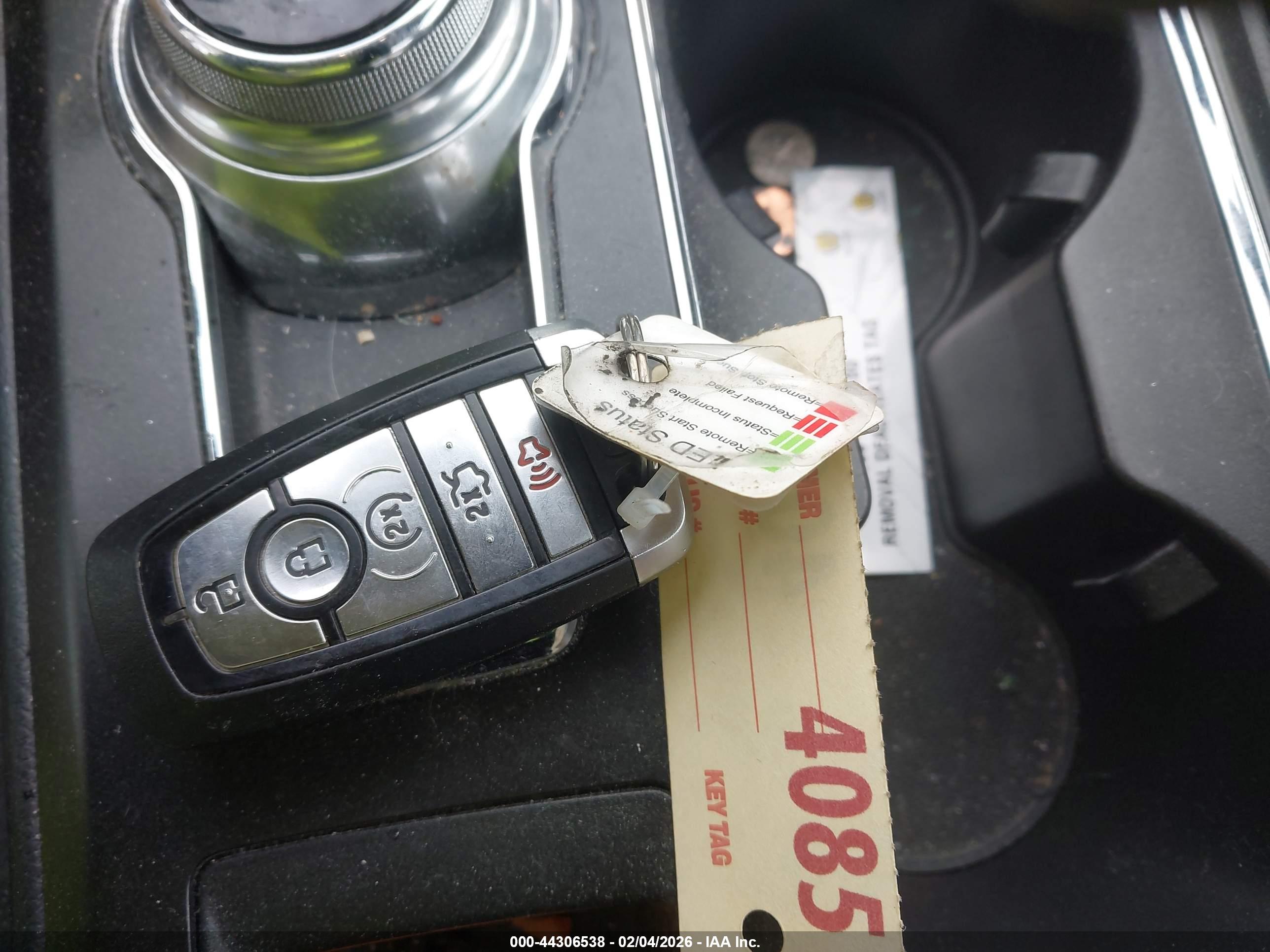 FORD FUSION image 11
