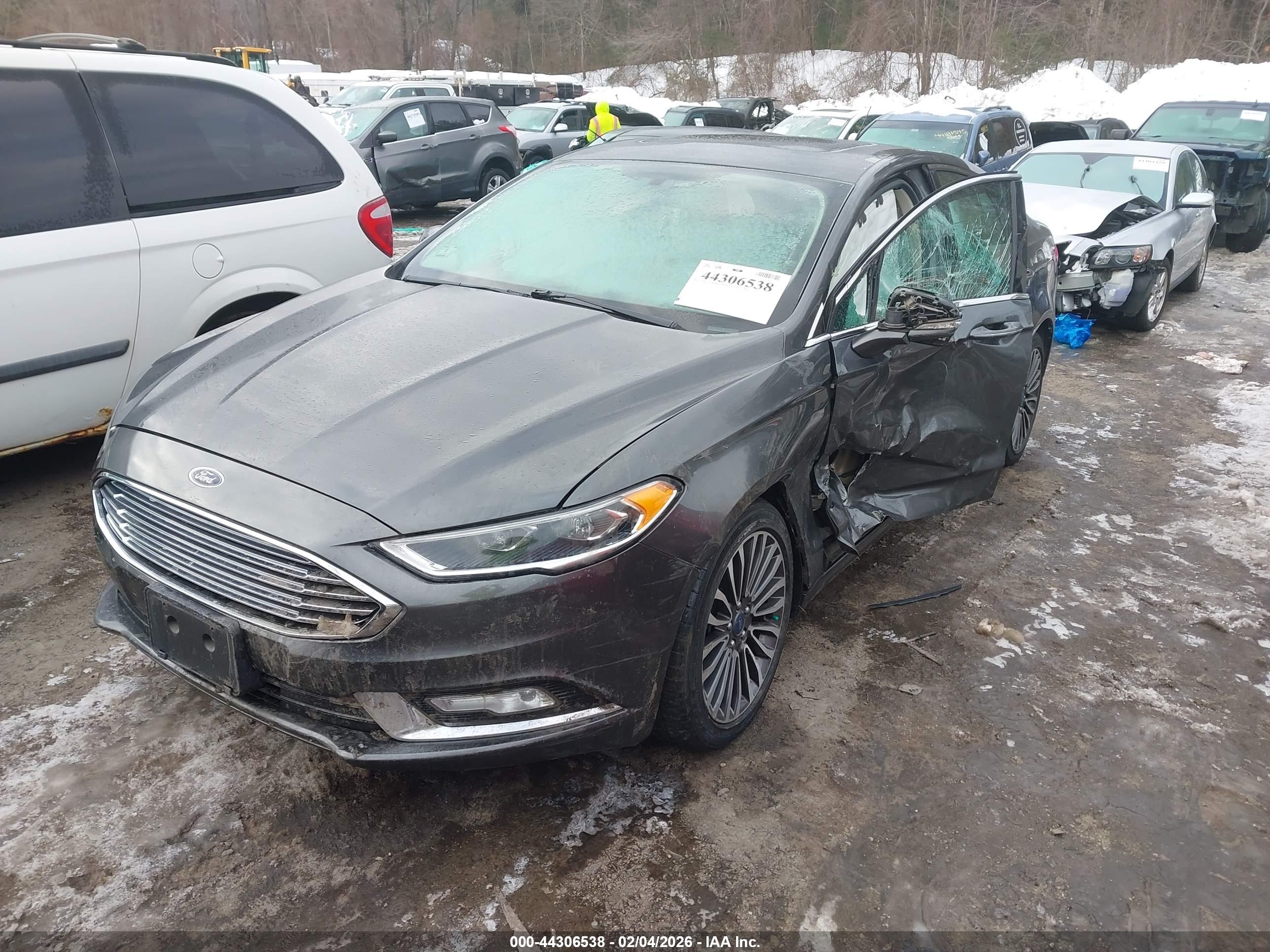 FORD FUSION image 2