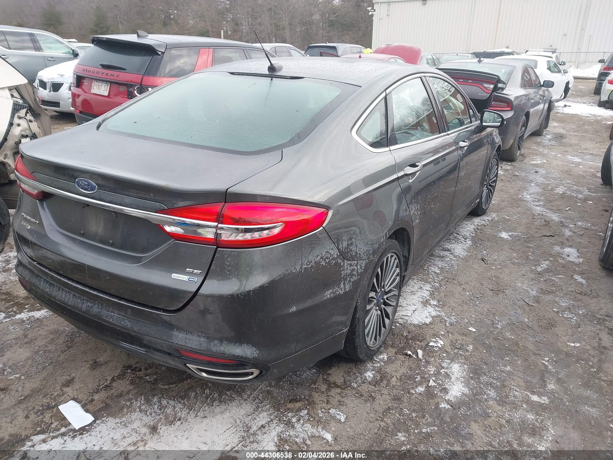 FORD FUSION image 4